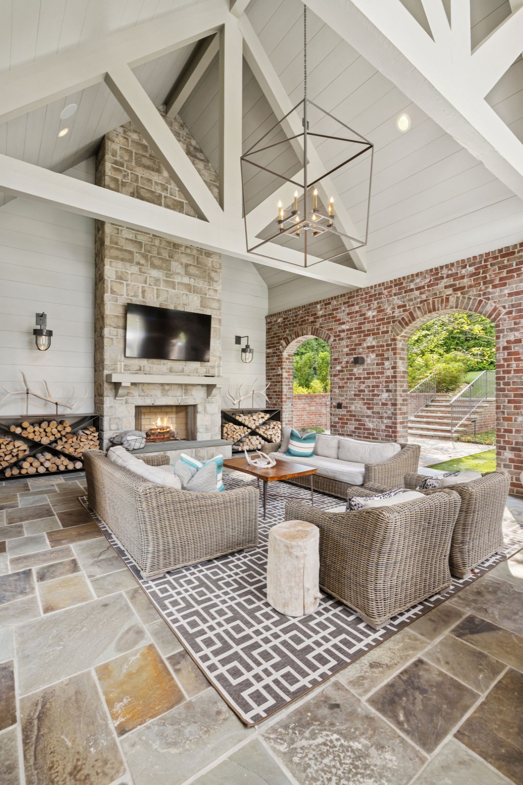 283 Jones Pkwy