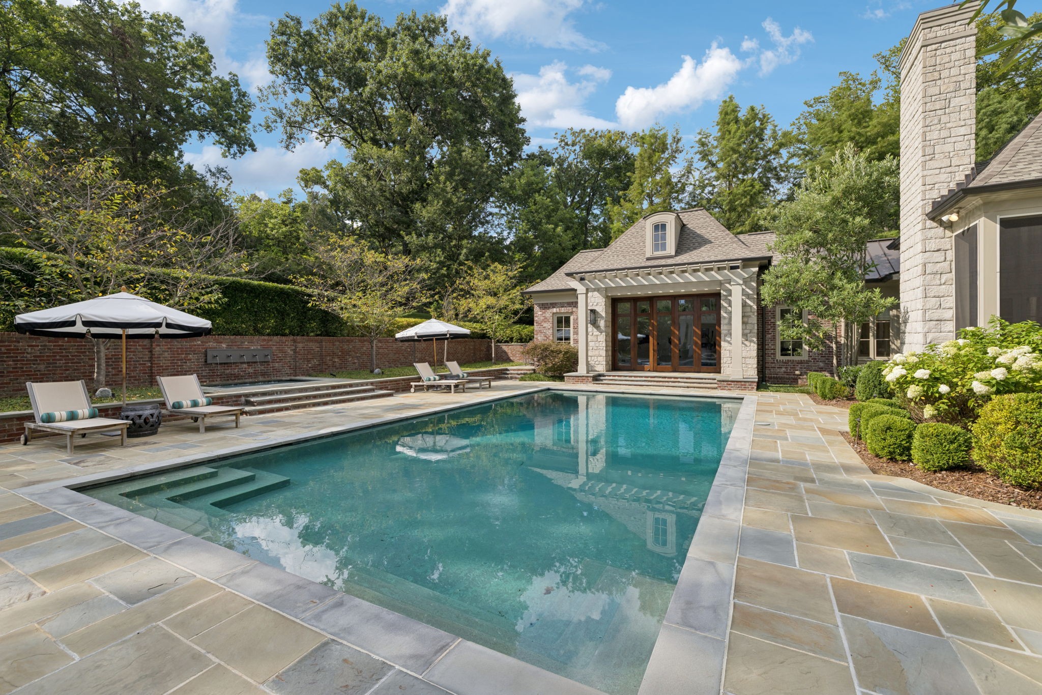 283 Jones Pkwy
