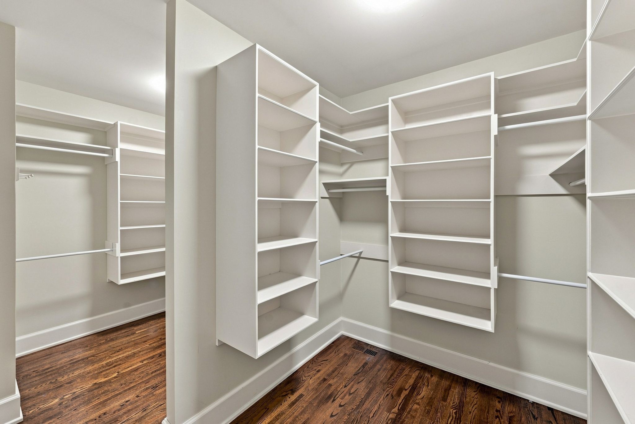 203B Woodmont Cir