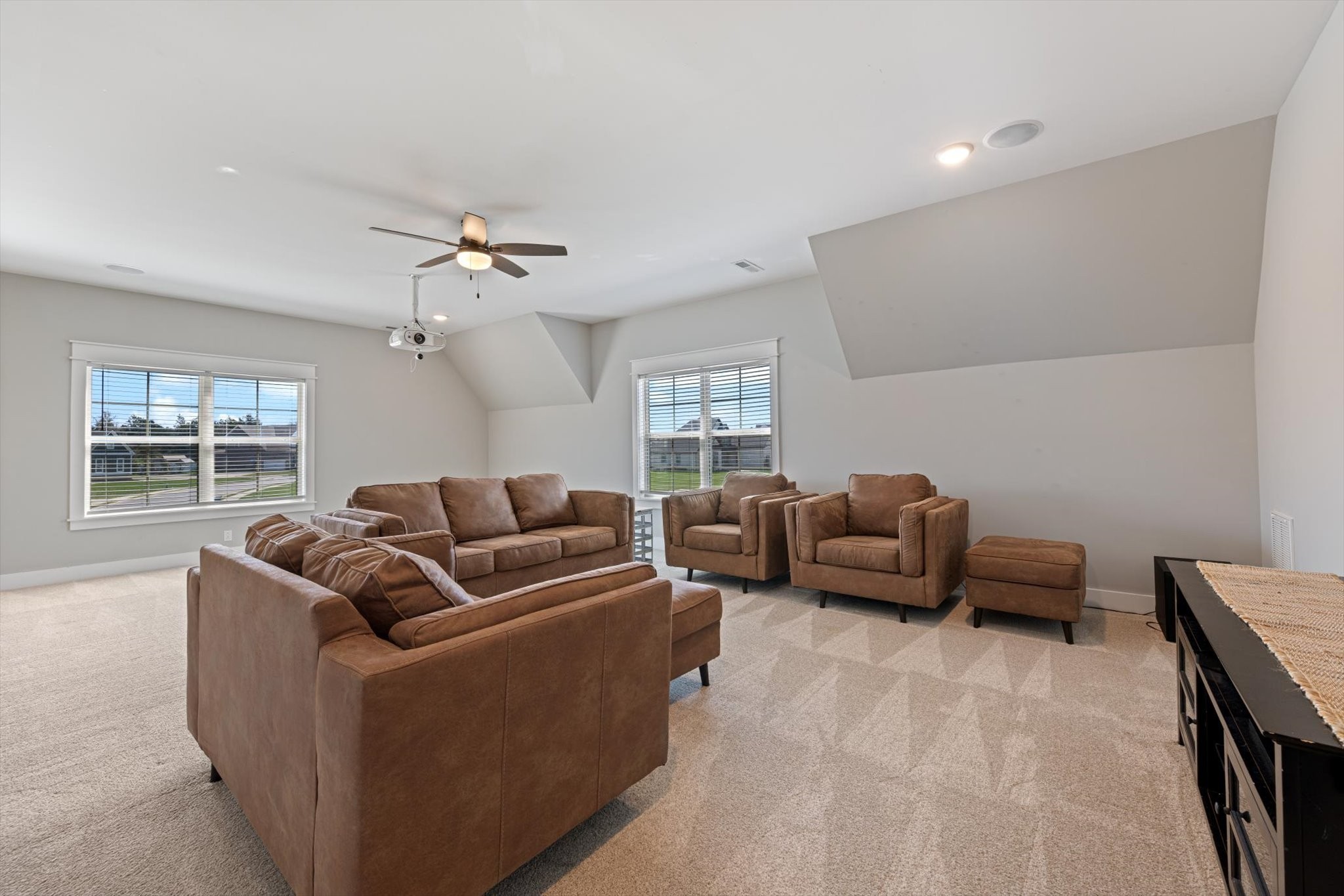 1901 Rhonda Dr