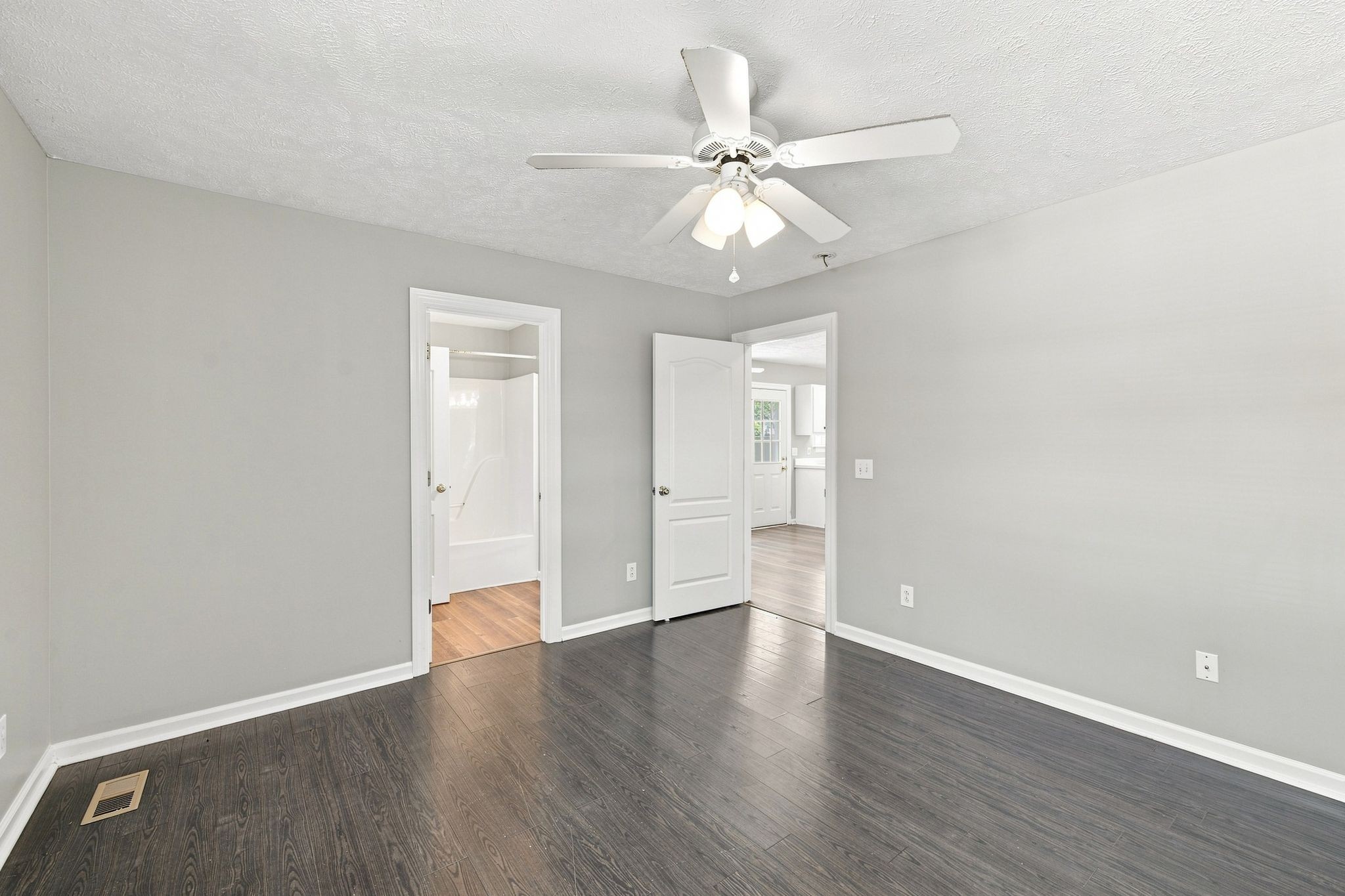 1794 Lucille Ln