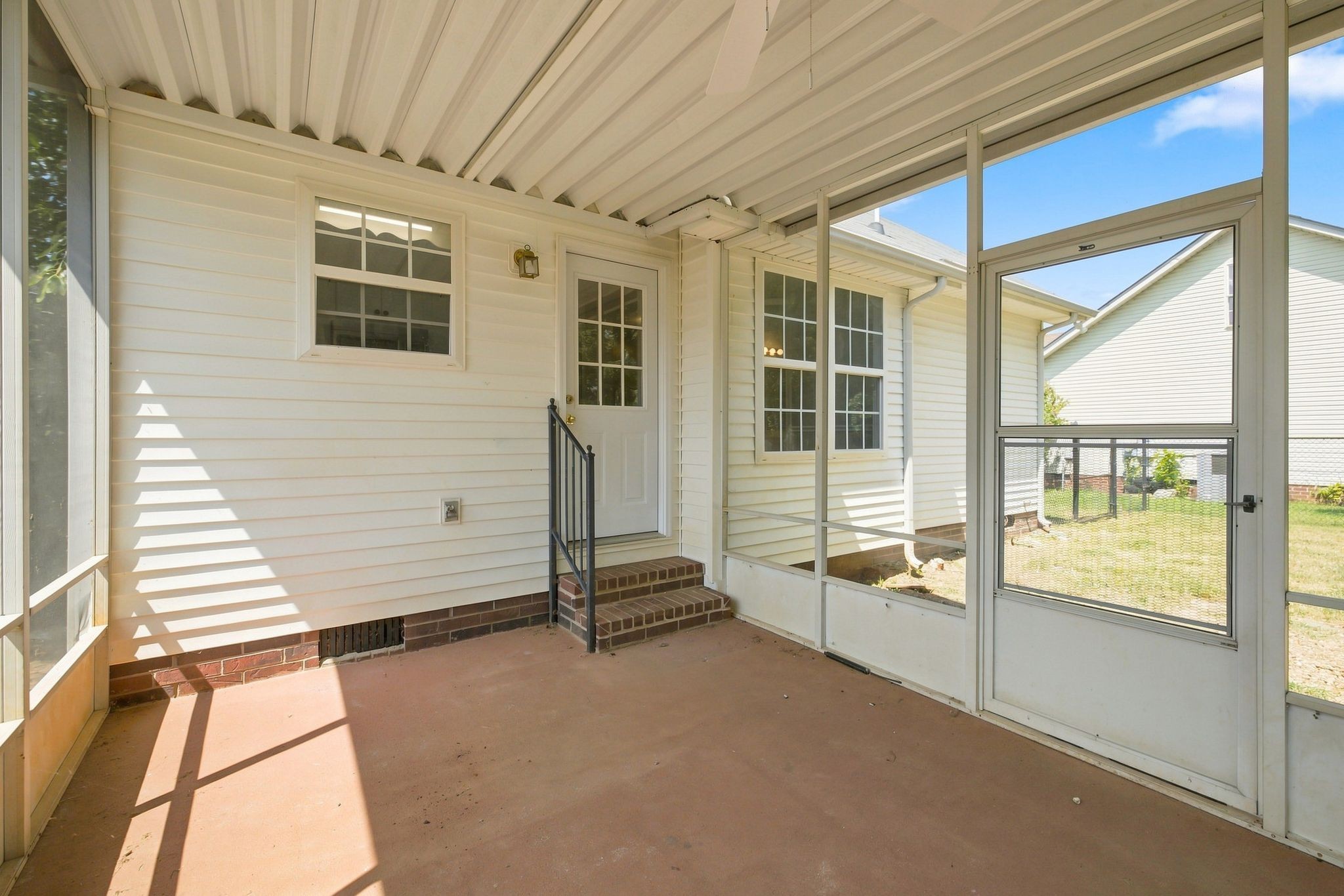 1794 Lucille Ln