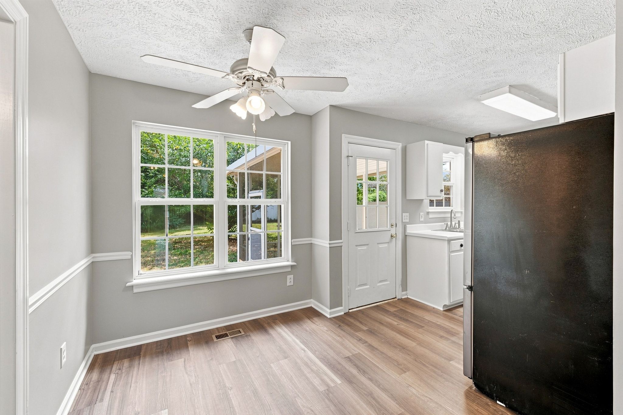 1794 Lucille Ln