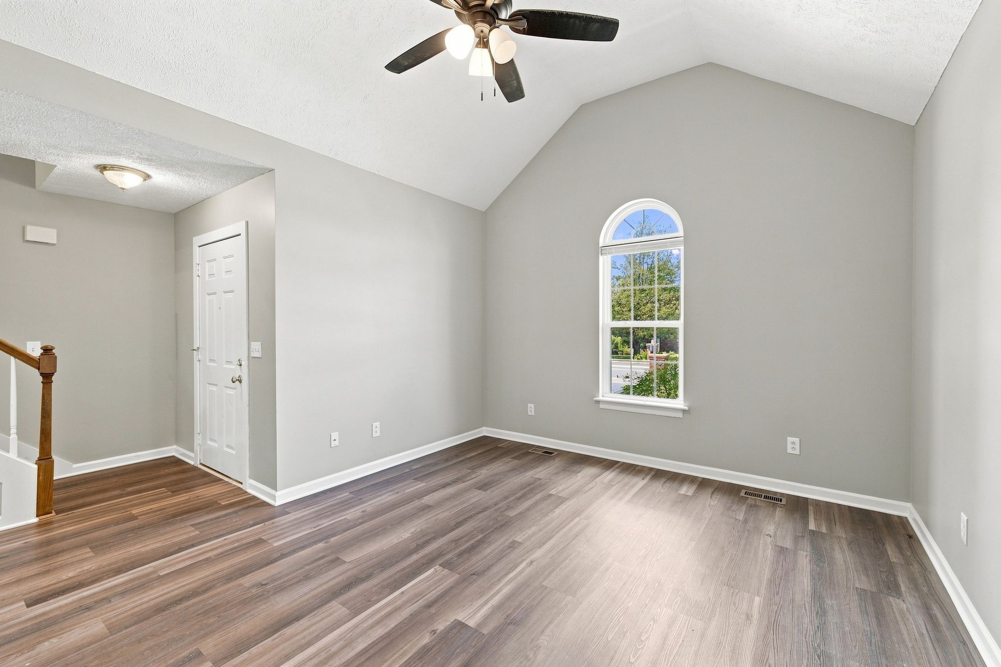 1794 Lucille Ln