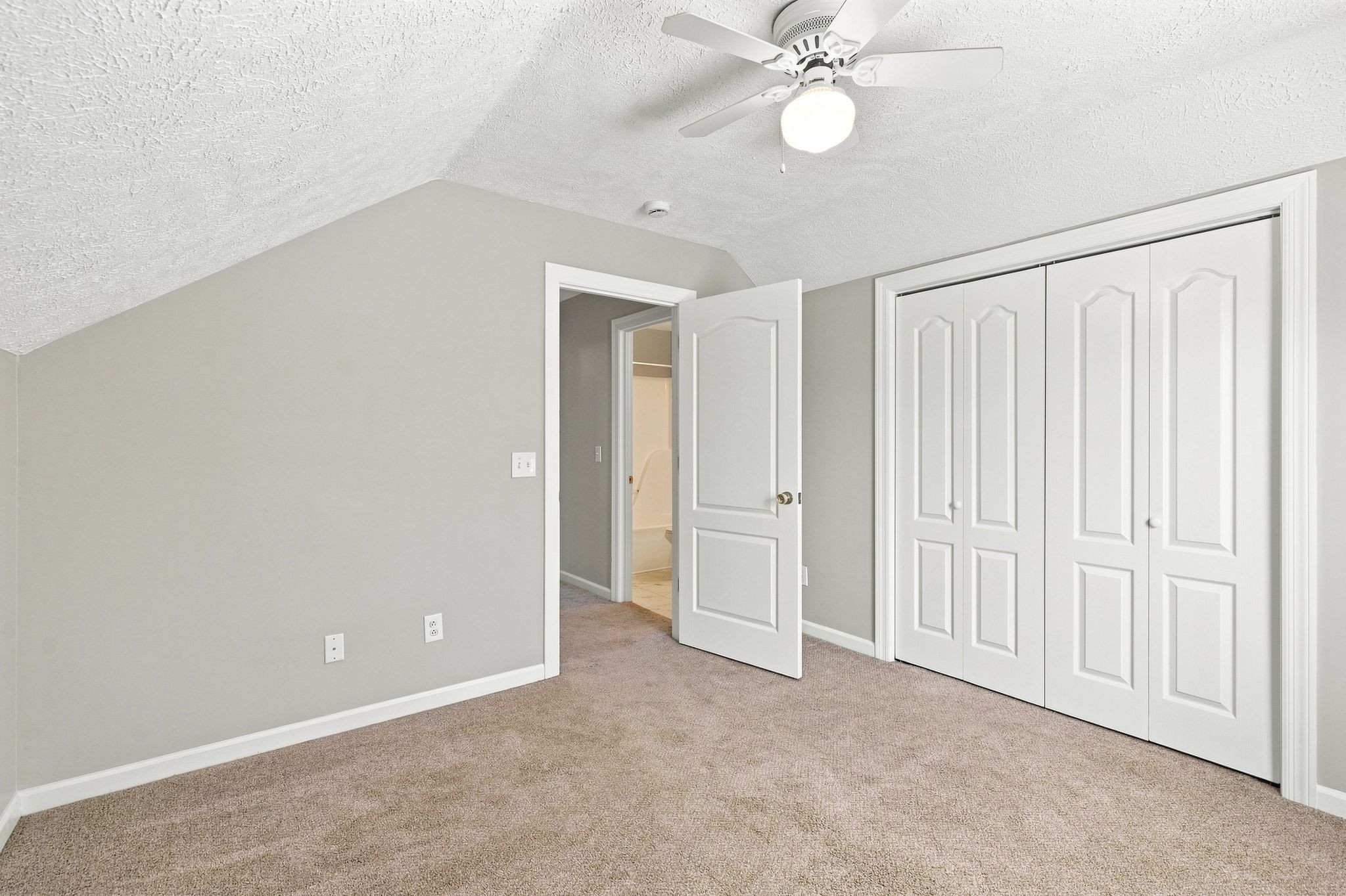 1794 Lucille Ln