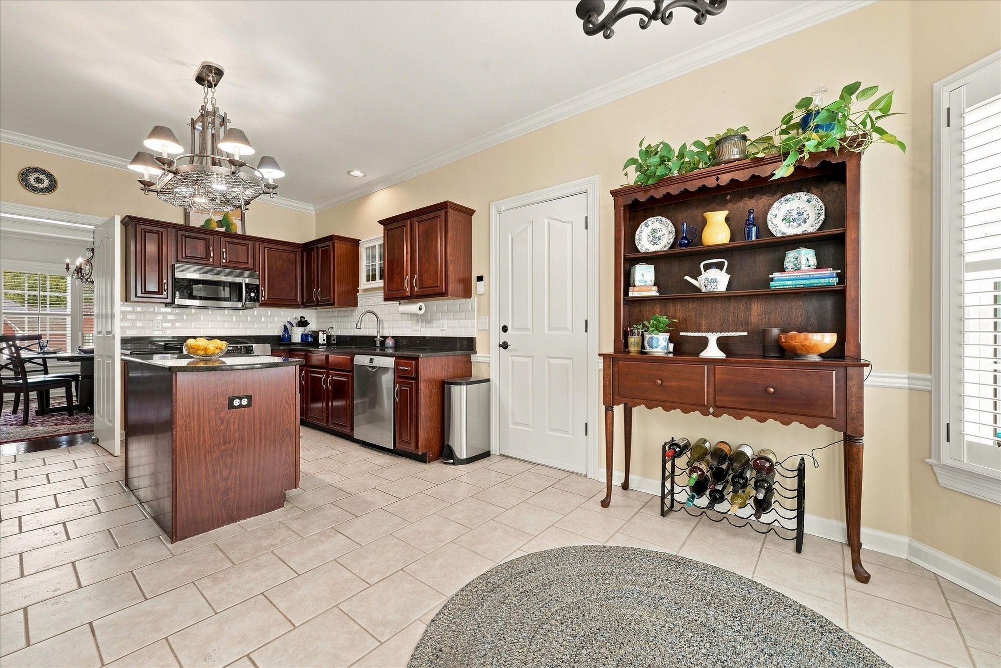8456 Indian Hills Dr