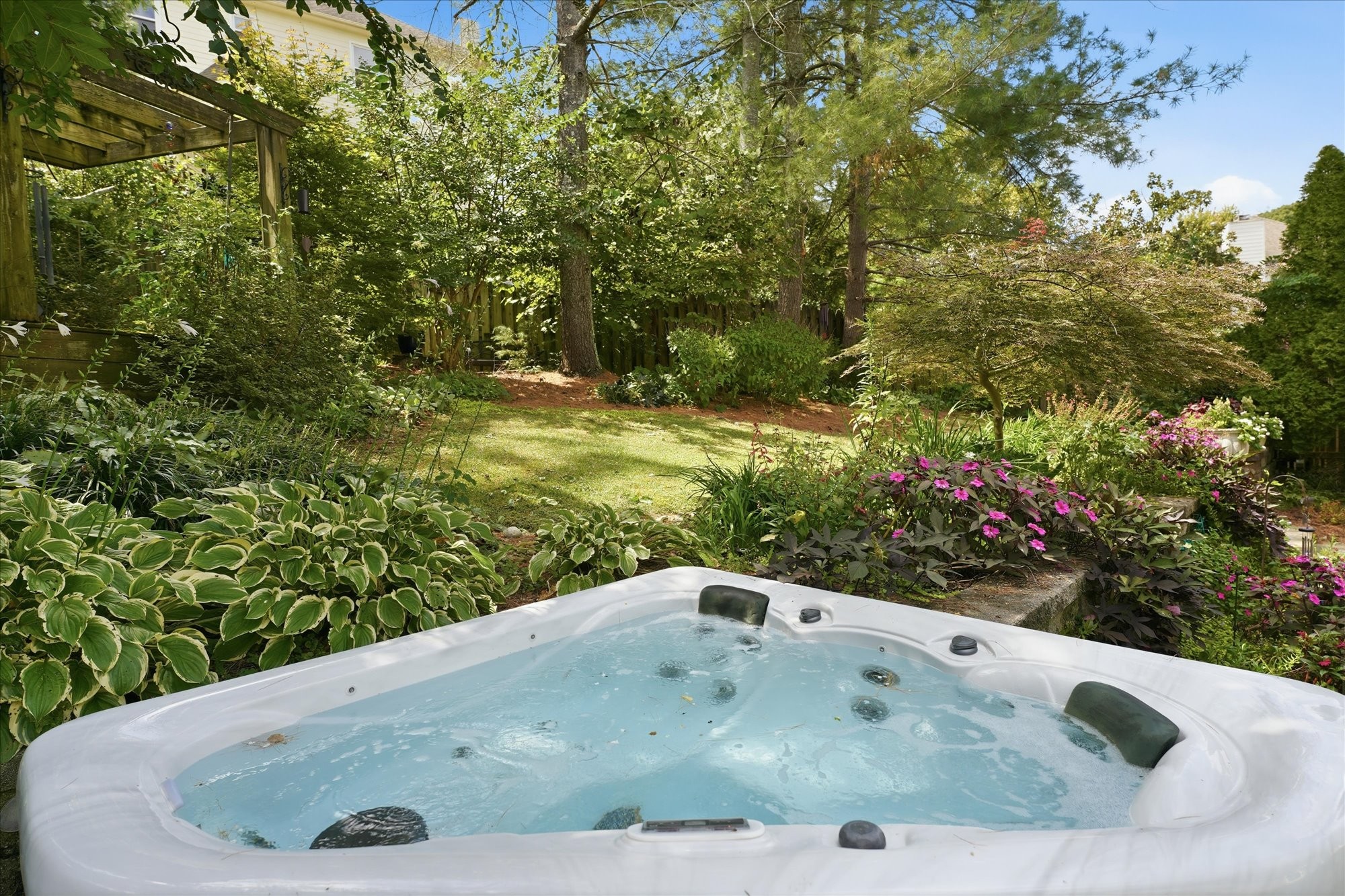 8456 Indian Hills Dr