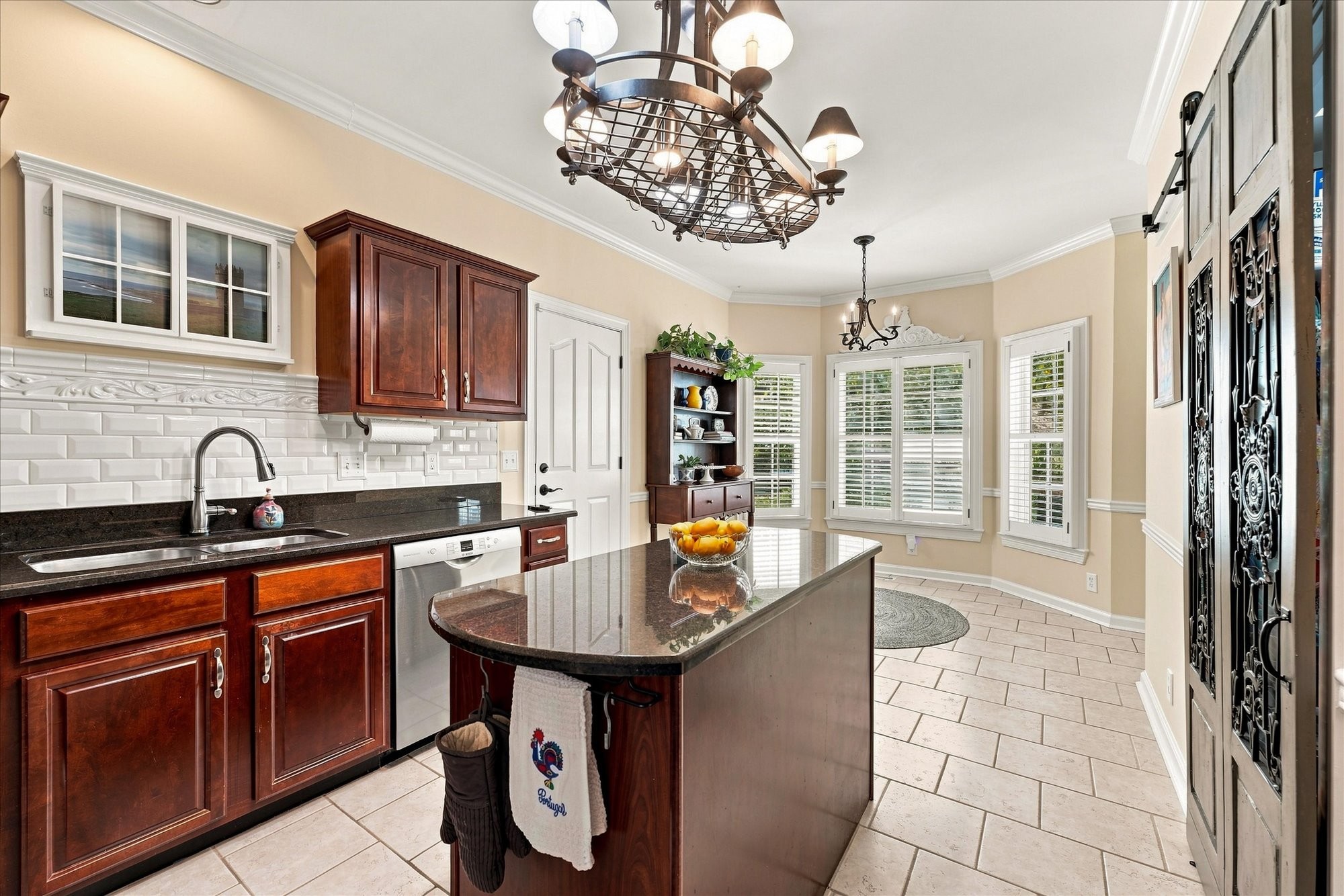 8456 Indian Hills Dr
