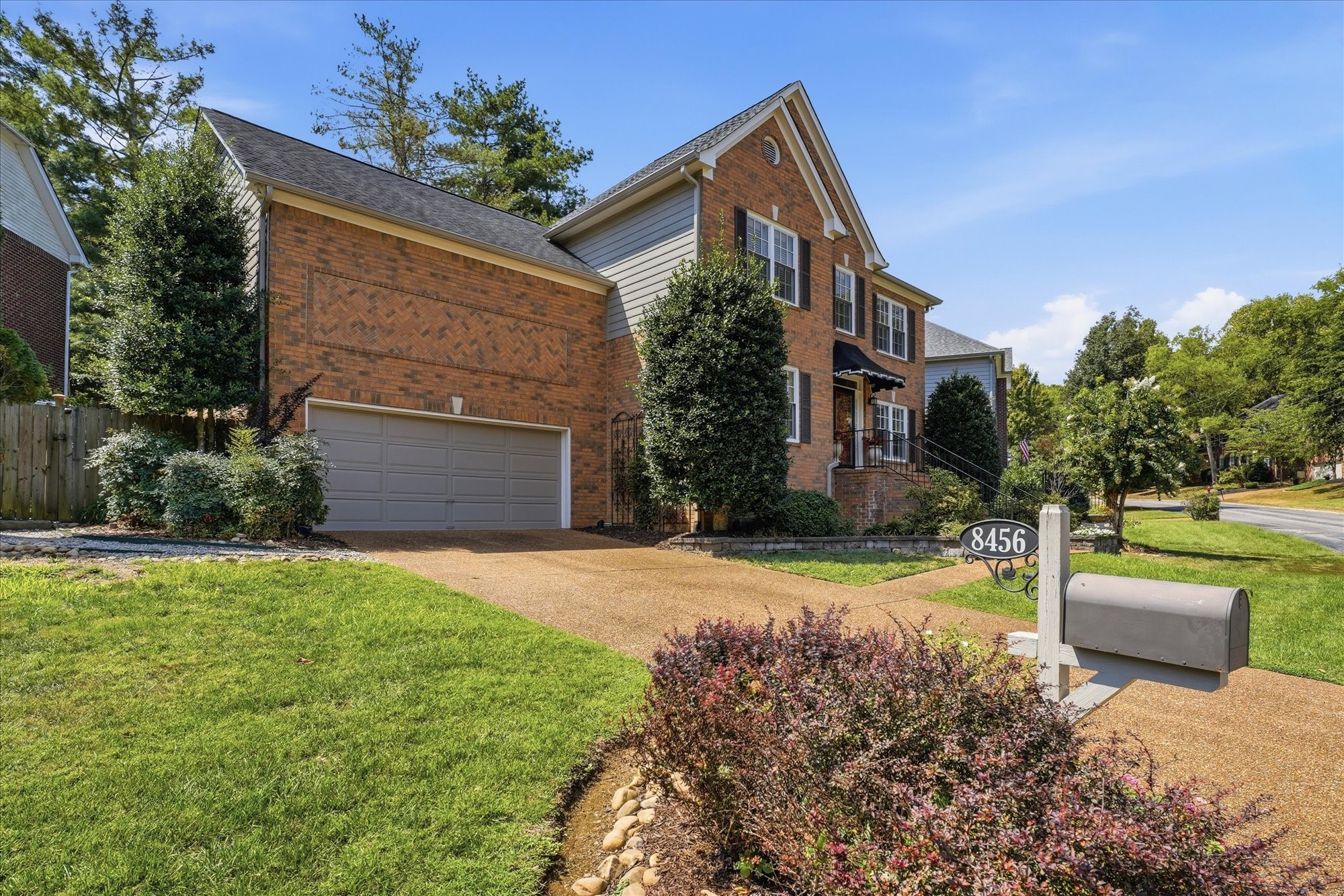 8456 Indian Hills Dr