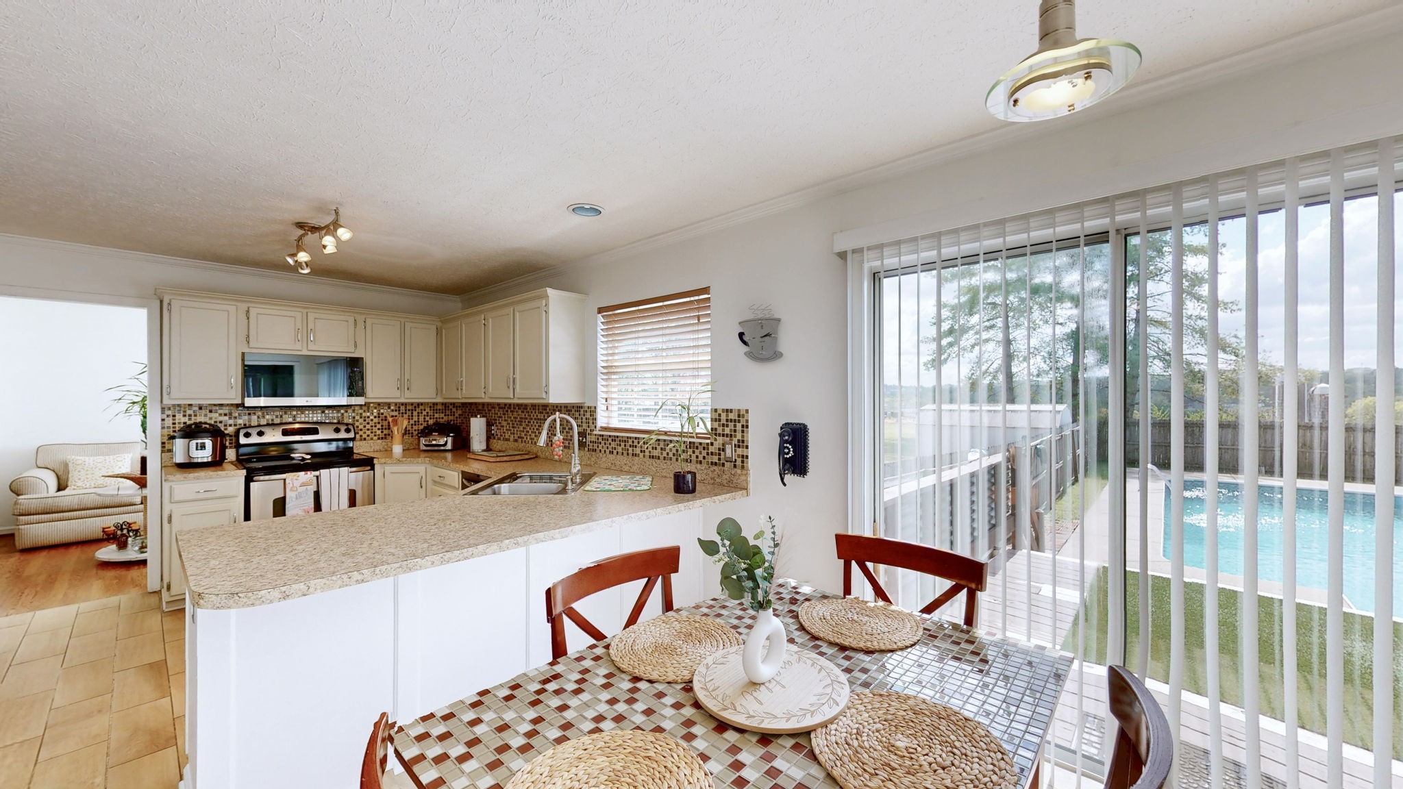 102 Braxton Park Ln