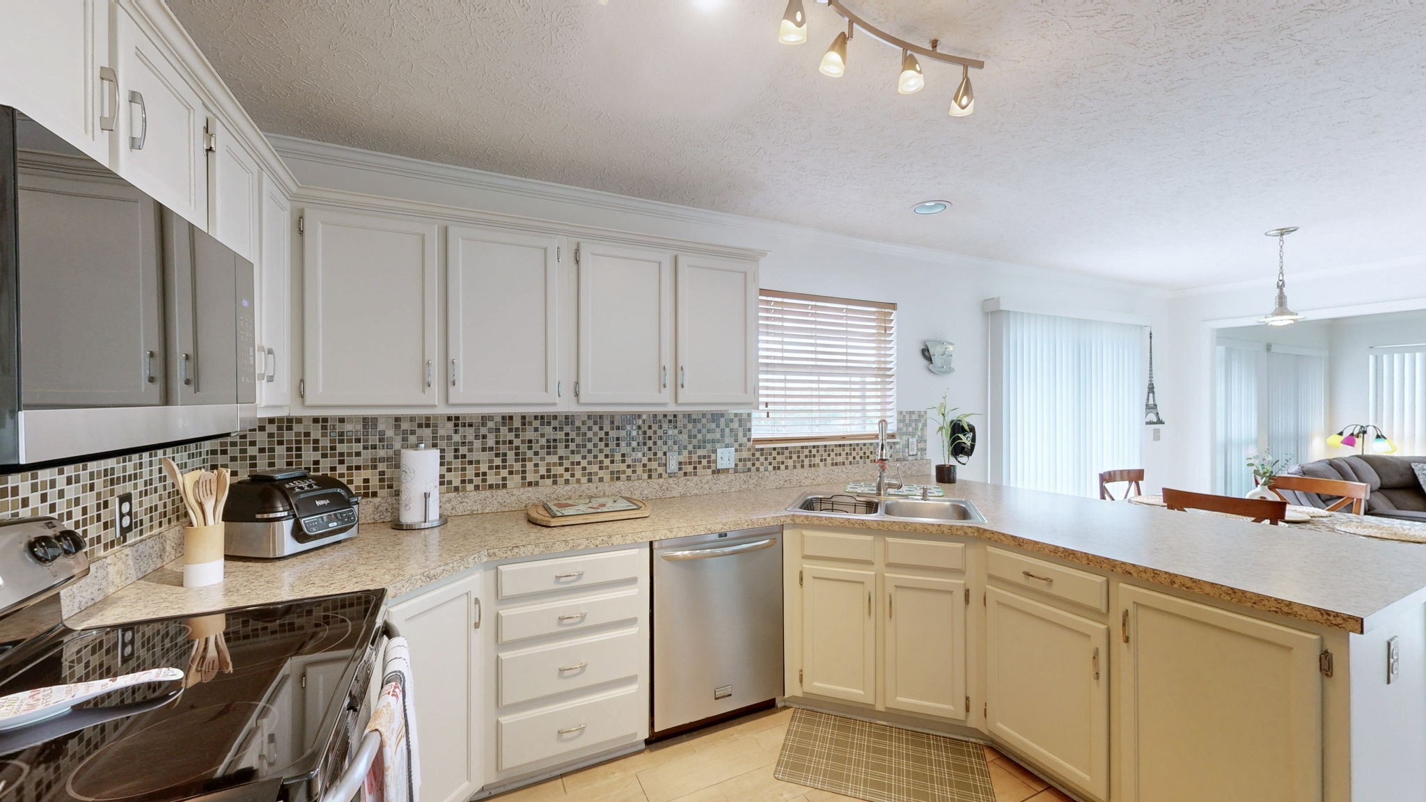 102 Braxton Park Ln