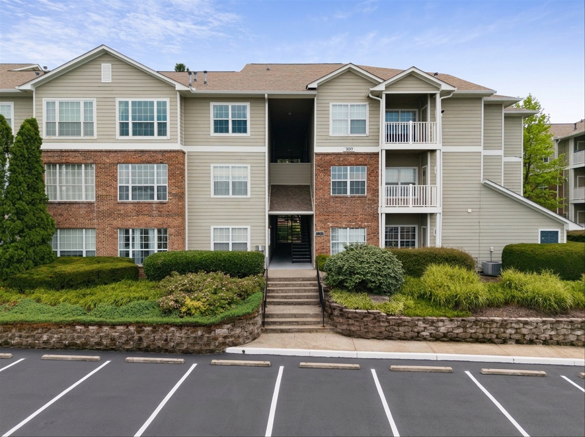 2025 Woodmont Blvd Unit: 347