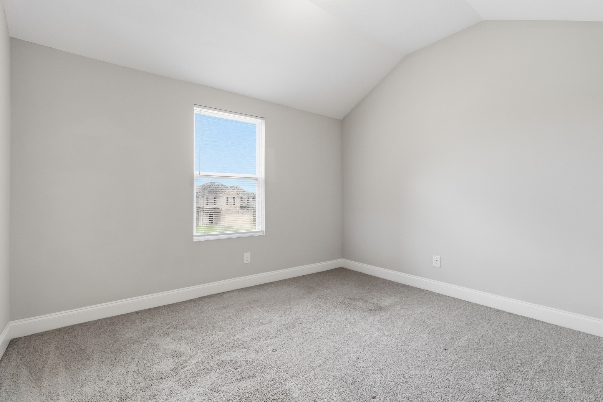 2255 Viking Ct
