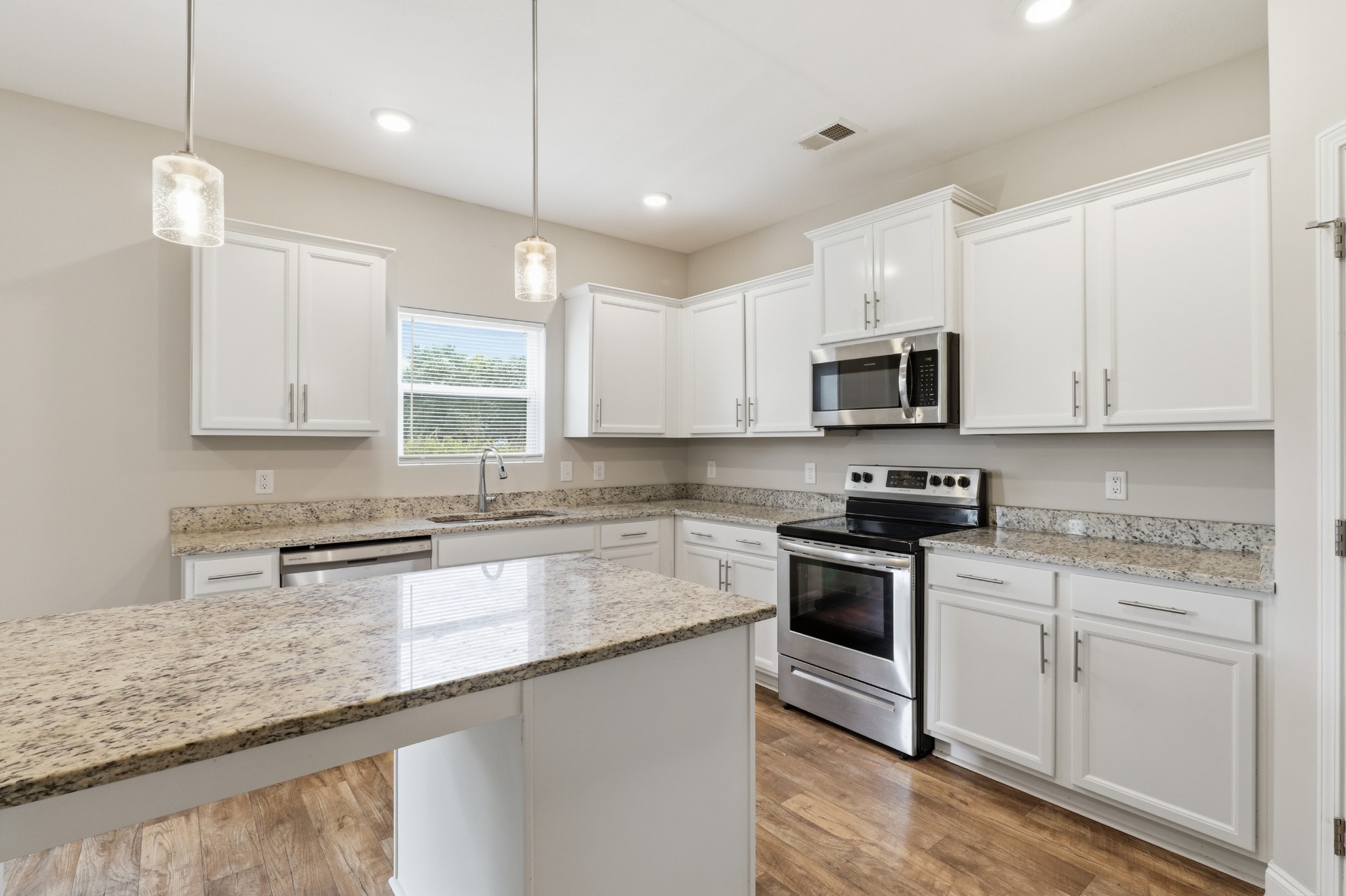 2255 Viking Ct