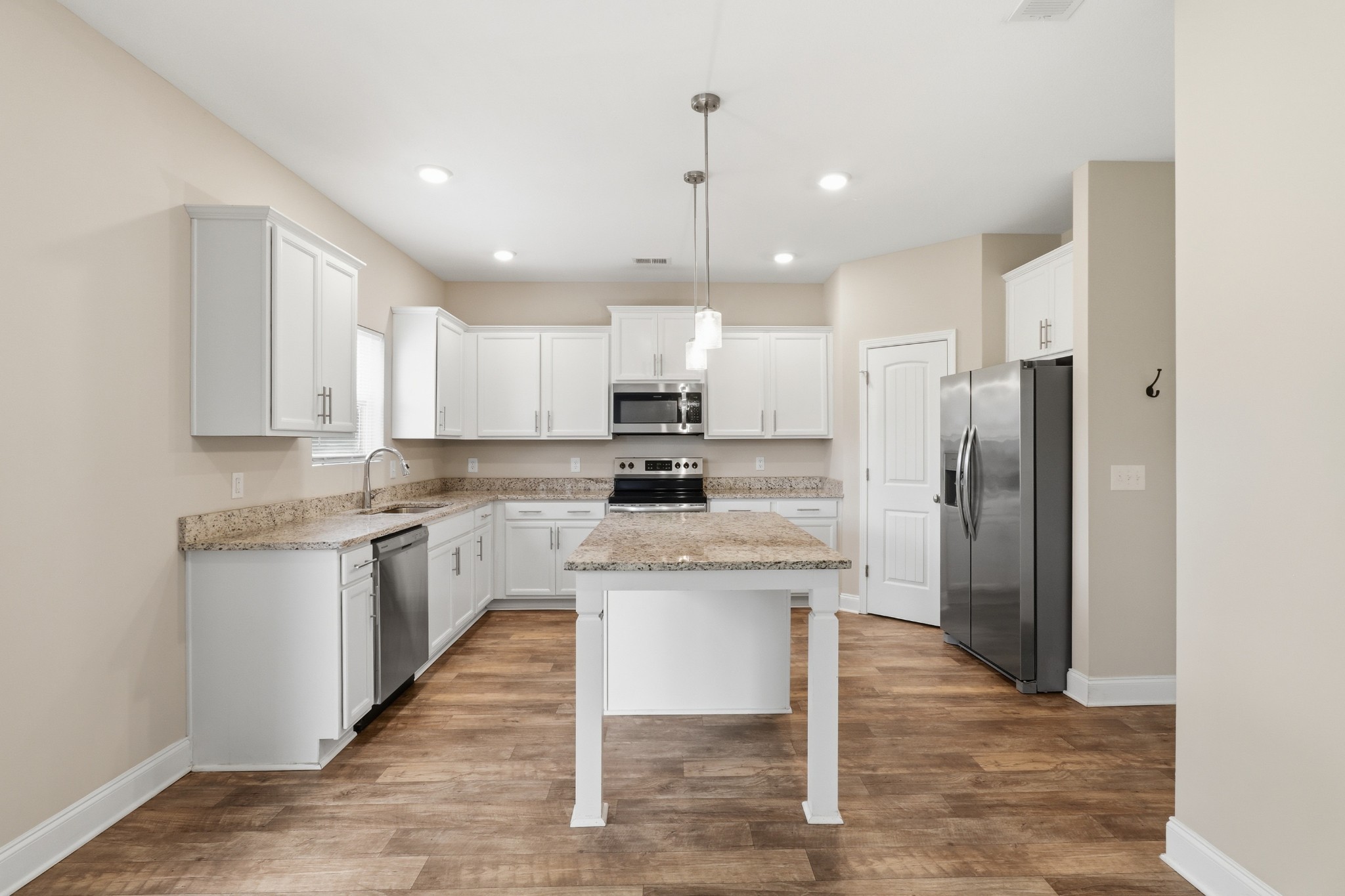 2255 Viking Ct