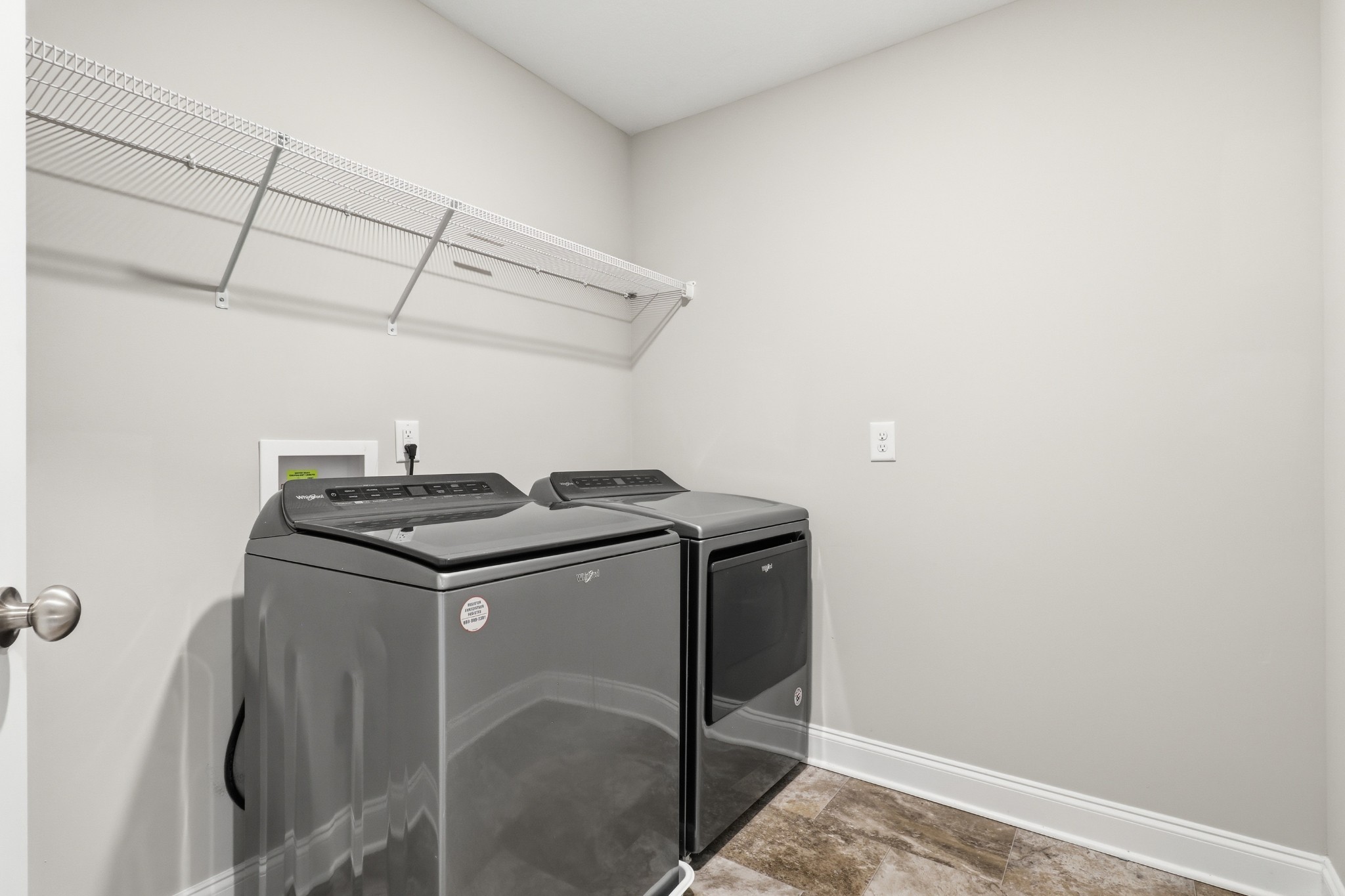 2255 Viking Ct