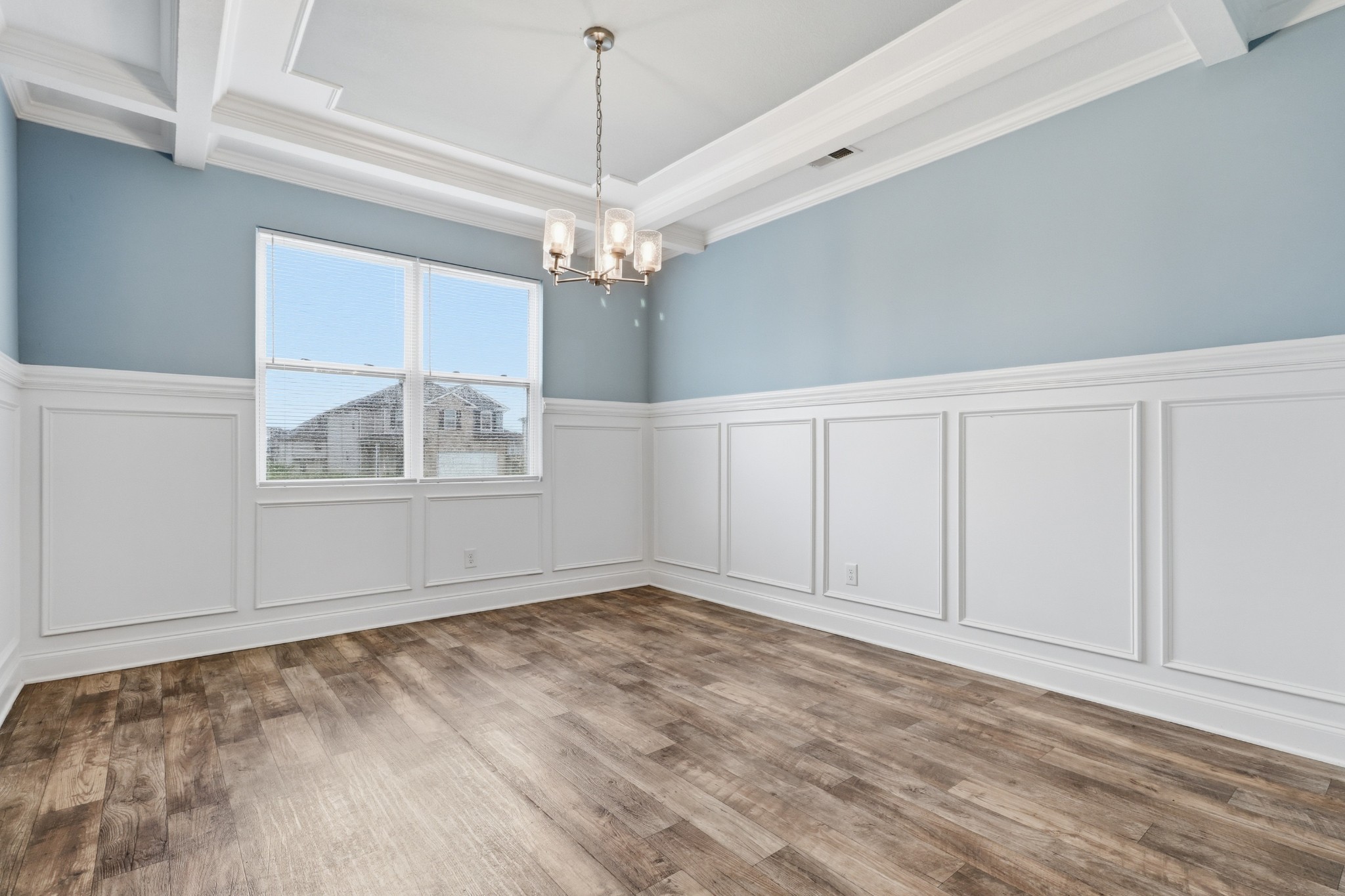 2255 Viking Ct