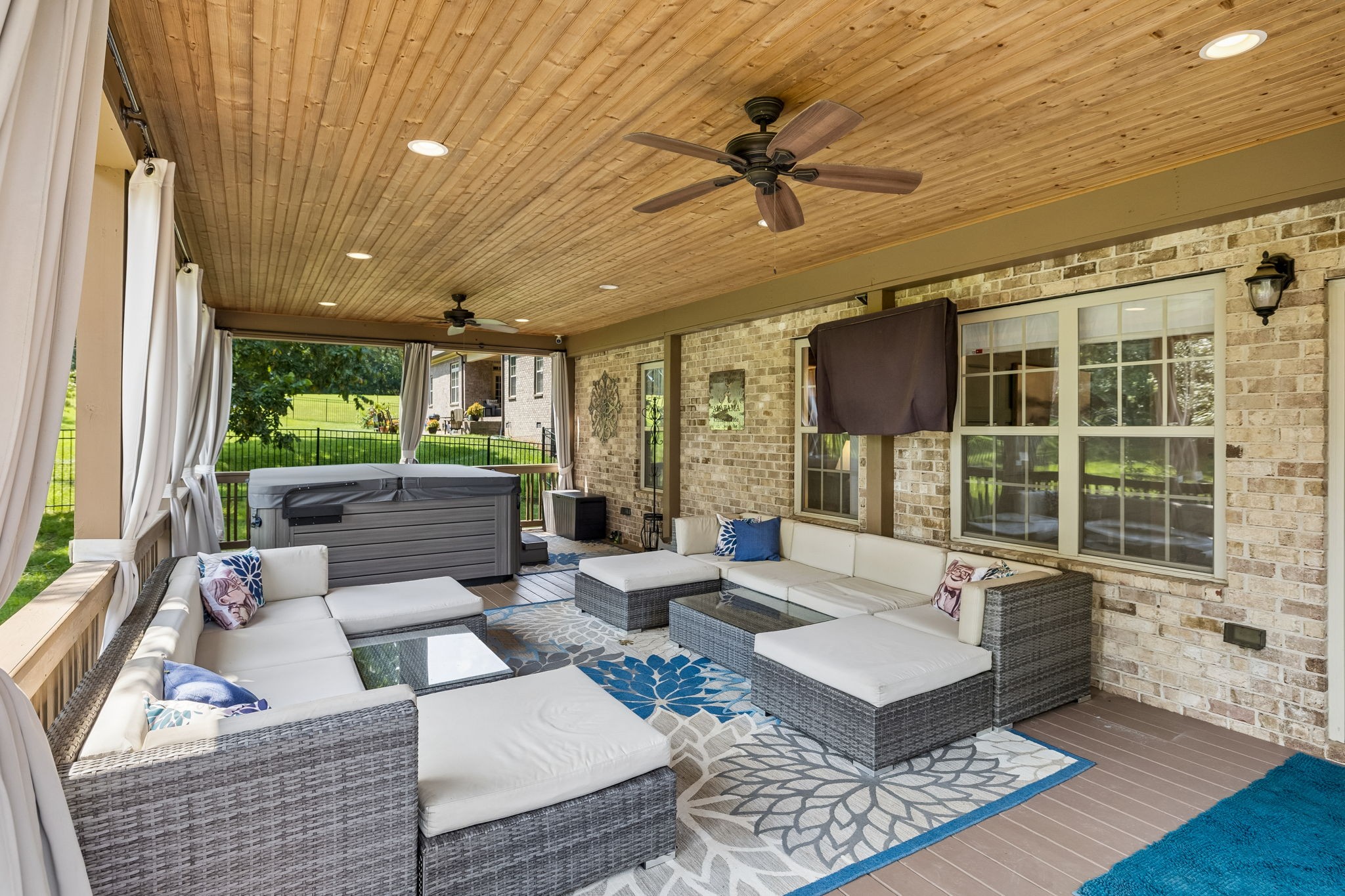 2212 Maricopa Ct