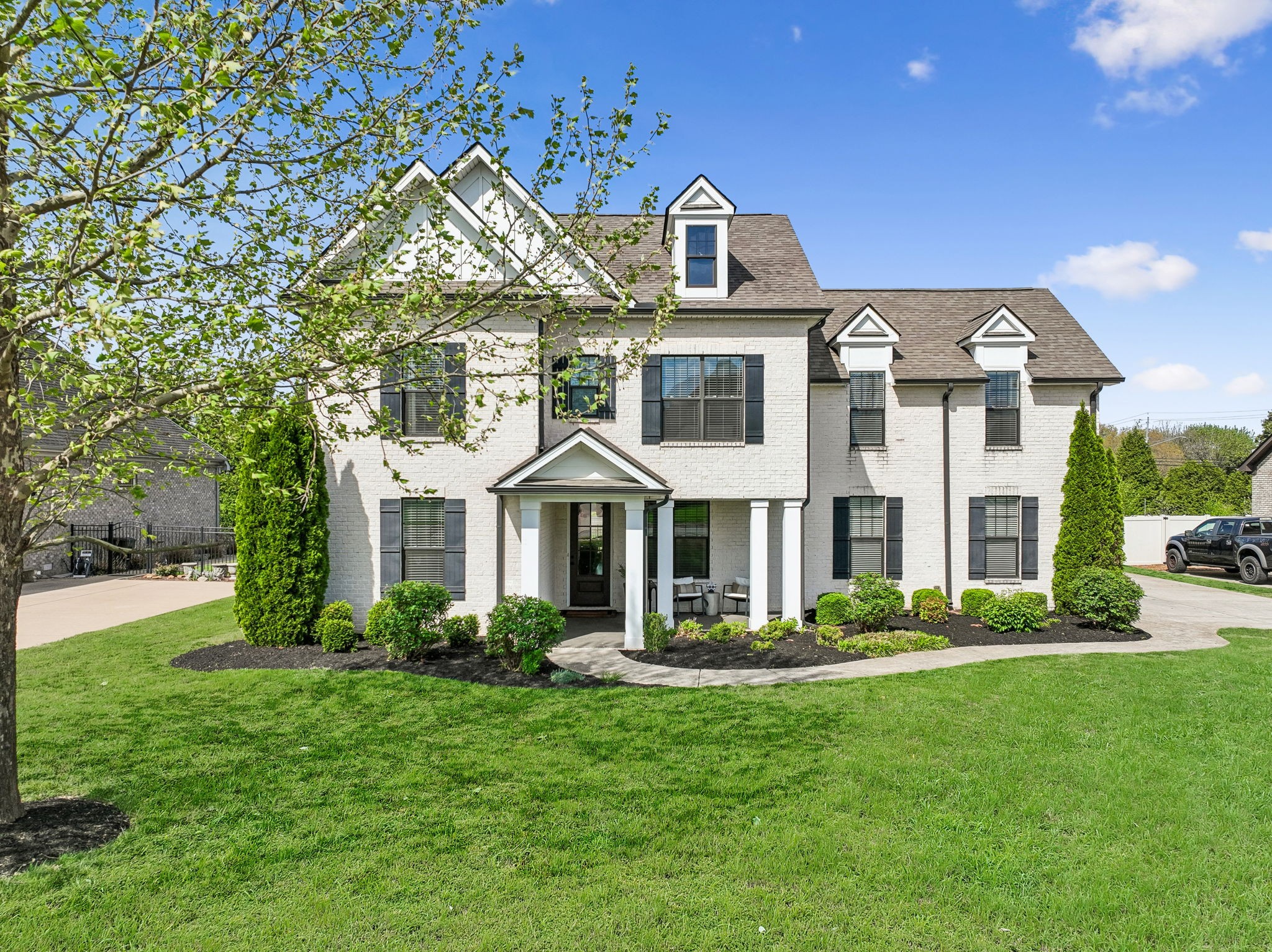 2833 Battleground Dr