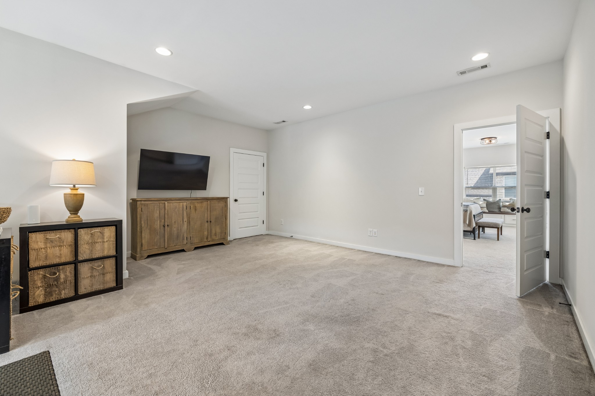 2833 Battleground Dr