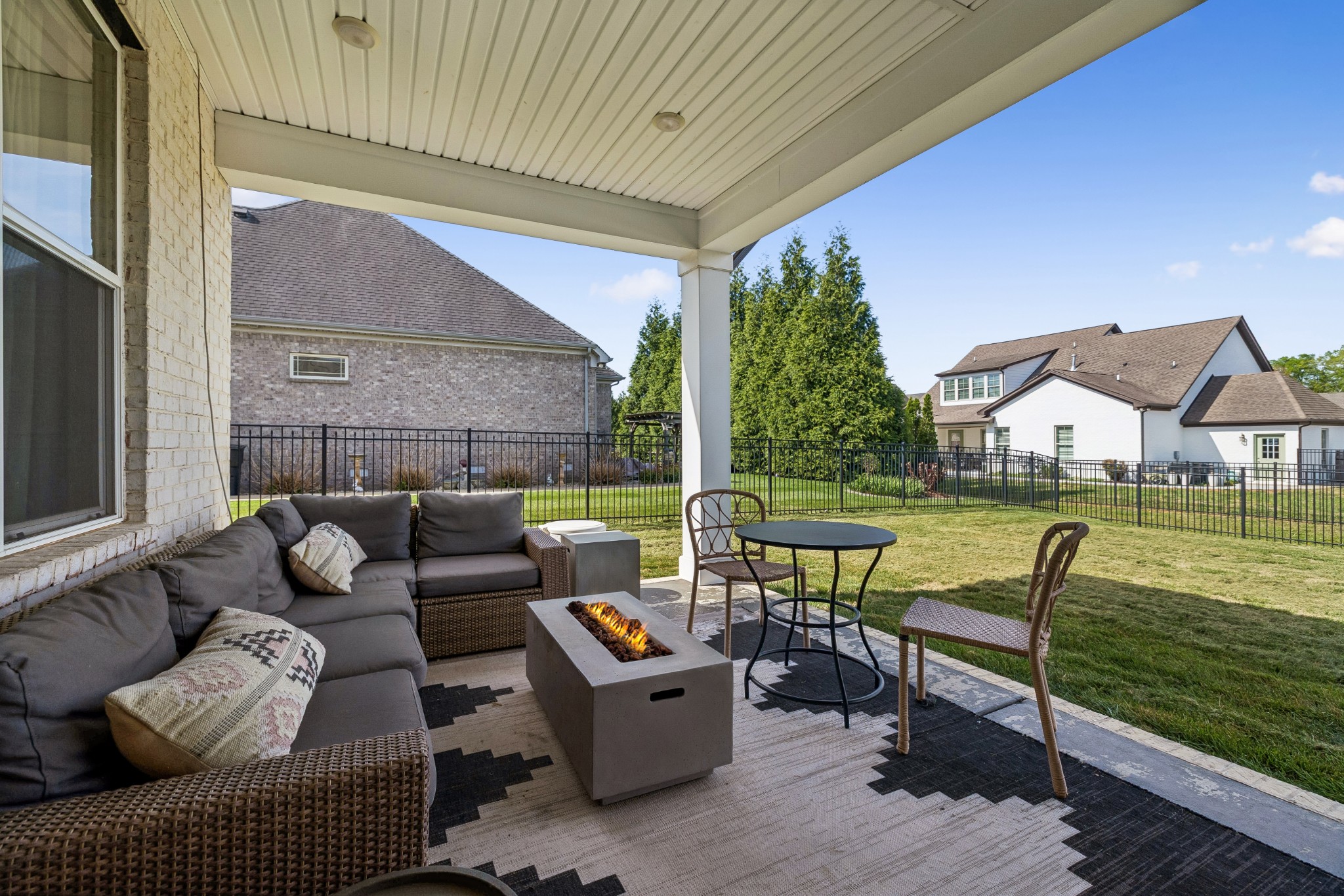 2833 Battleground Dr