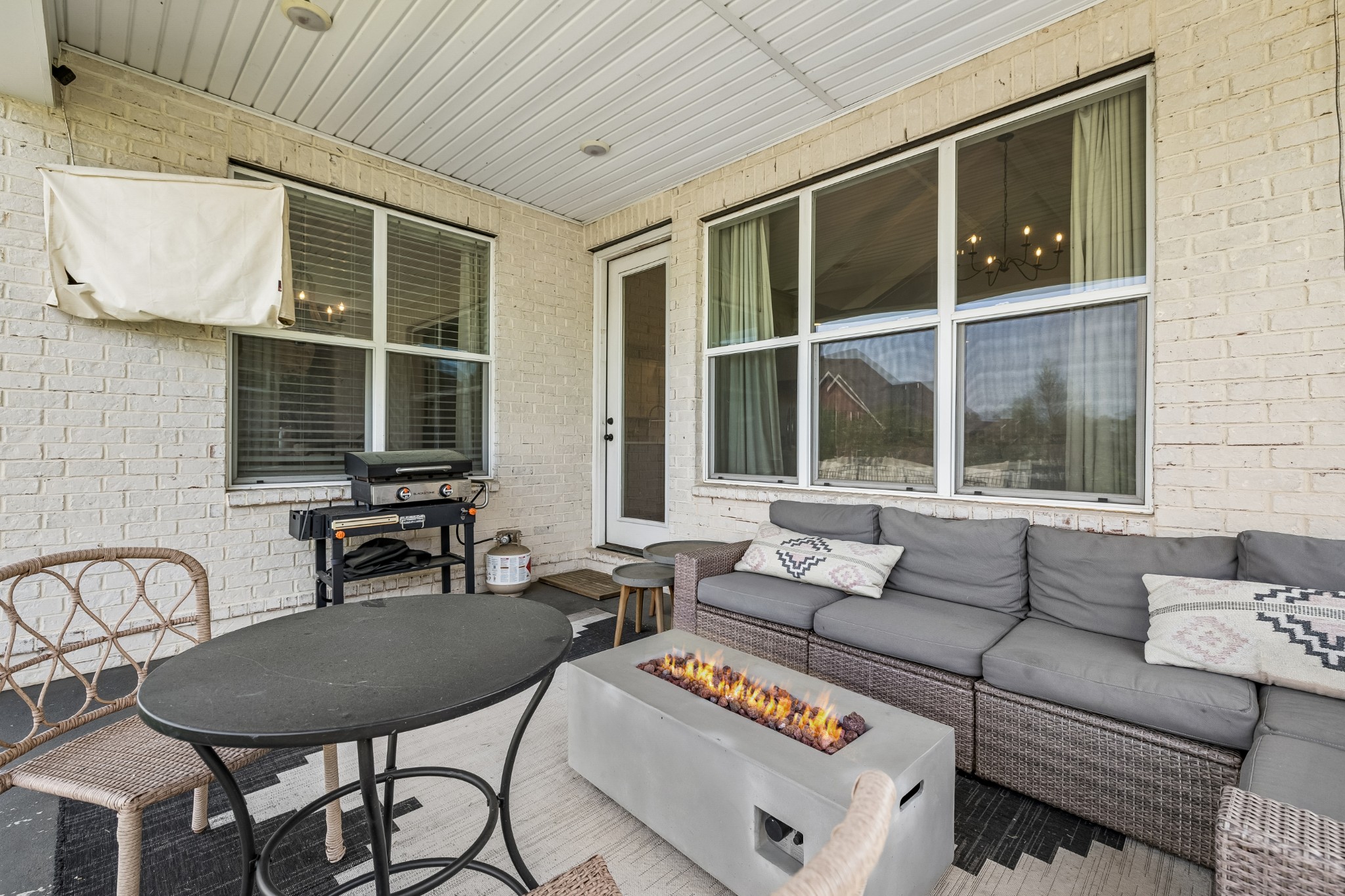 2833 Battleground Dr
