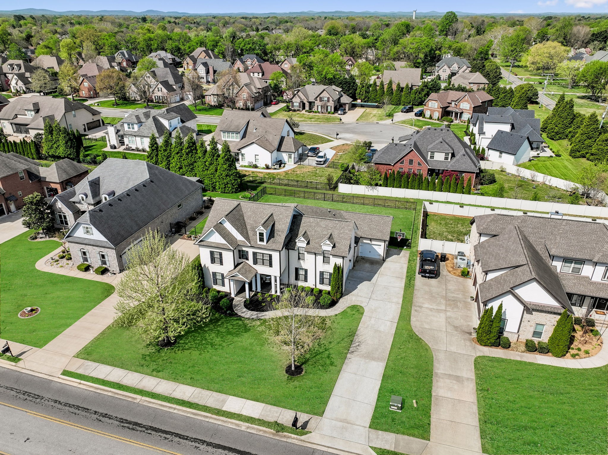 2833 Battleground Dr
