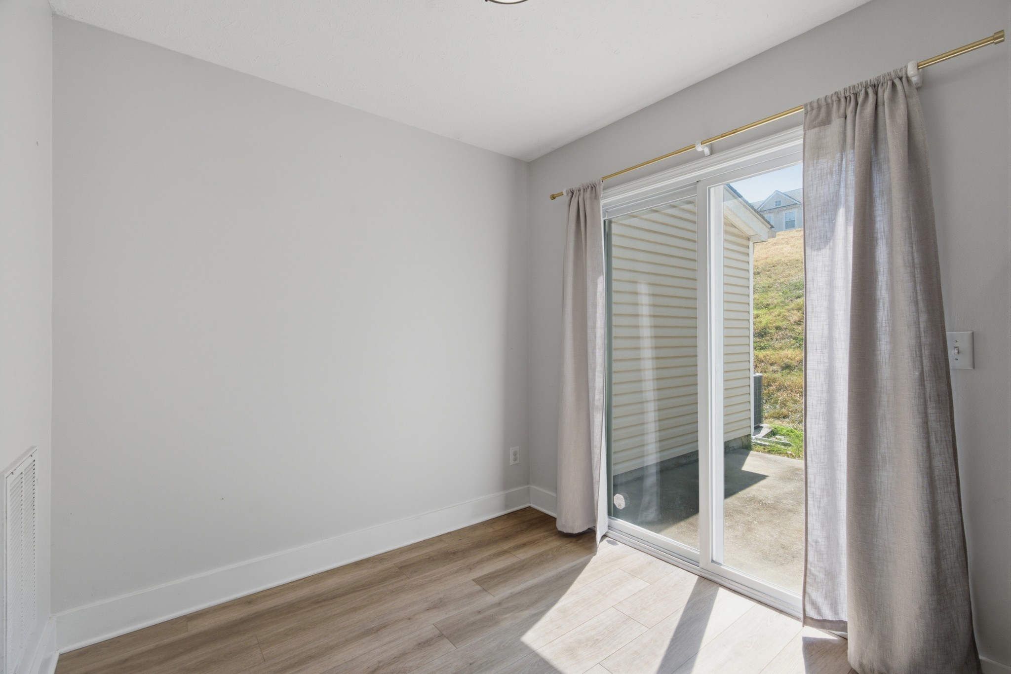 429 Shadow Glen Dr