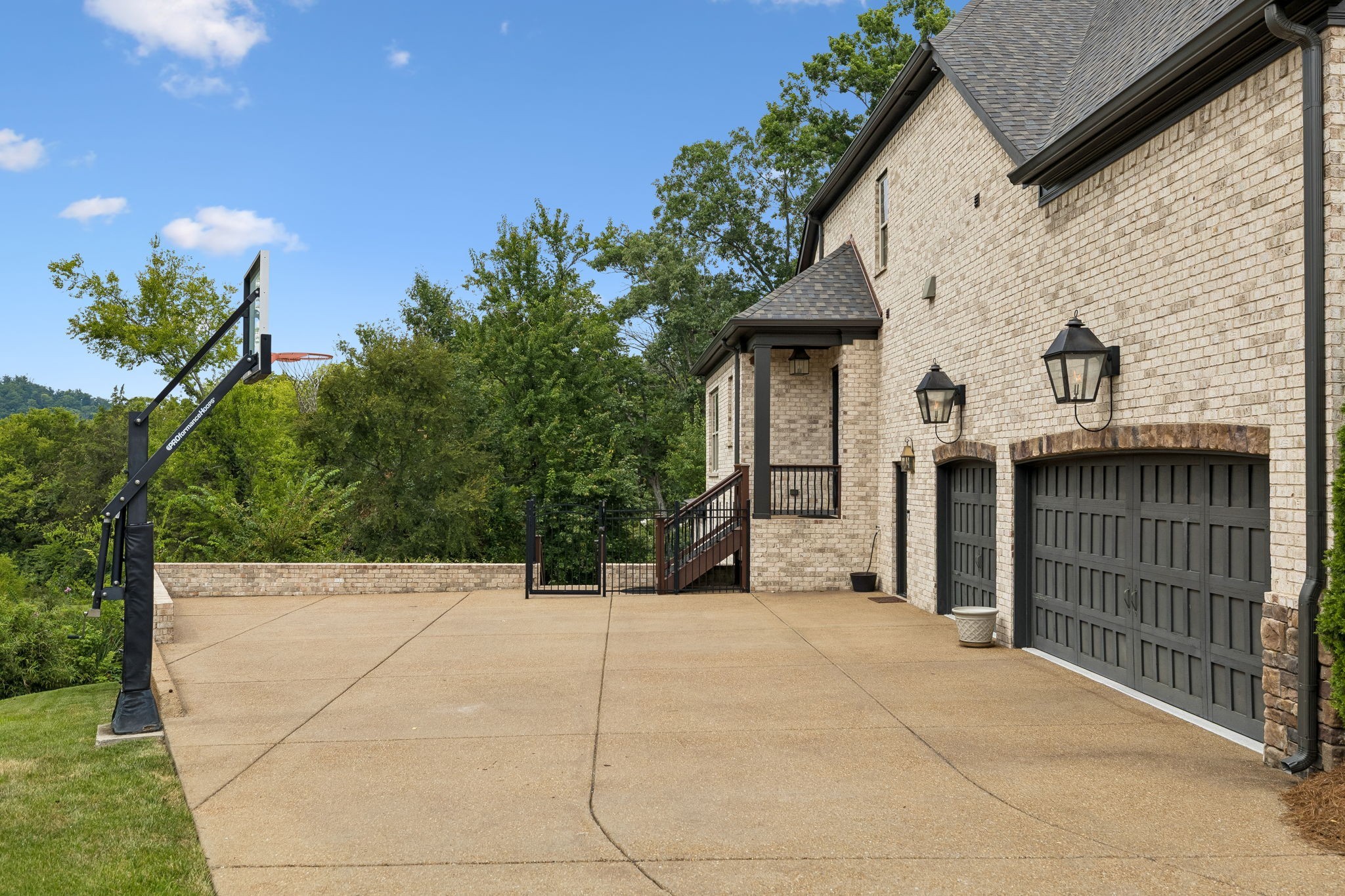 2231 Dunblane Ln
