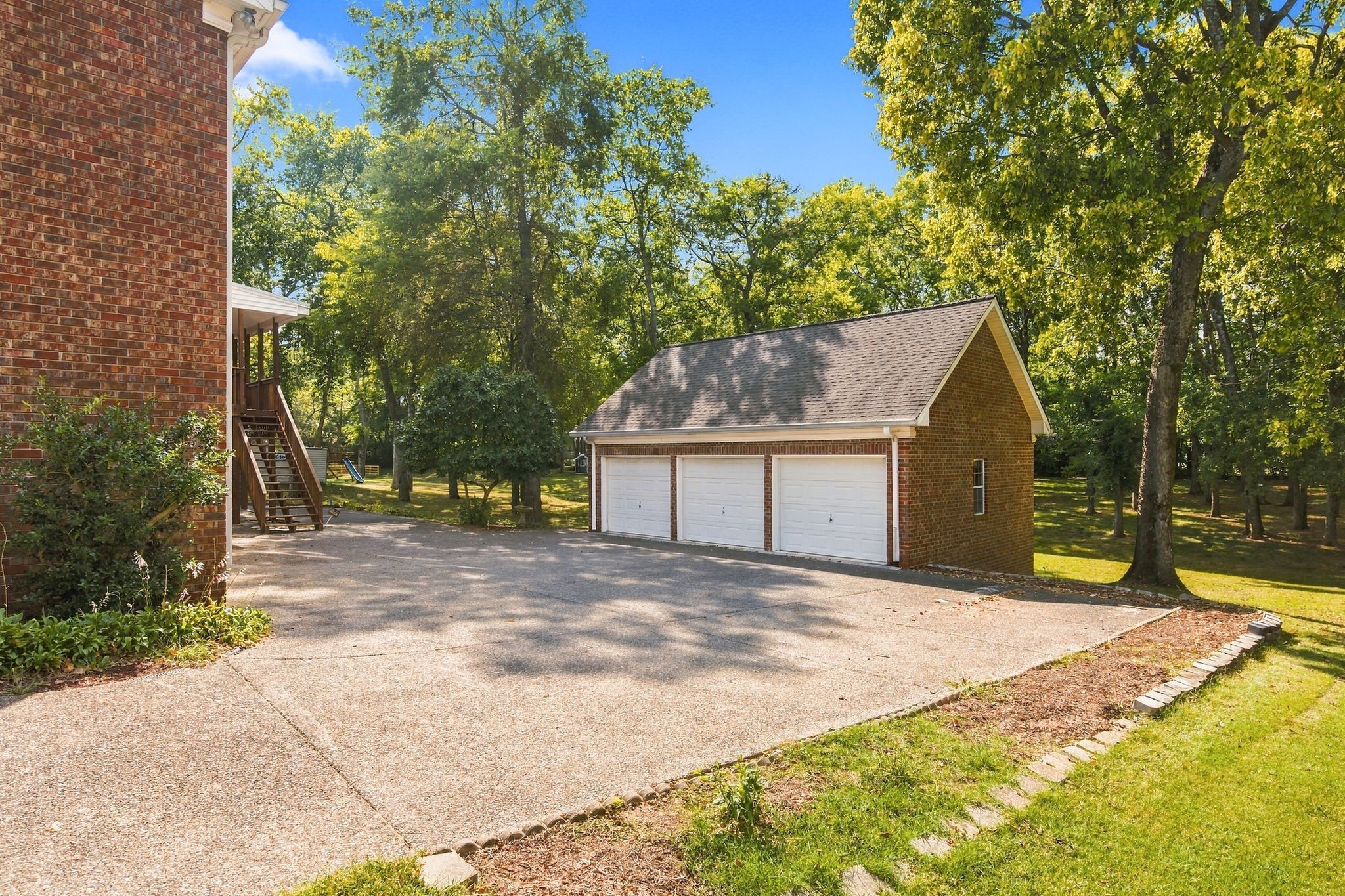 1529 Gordon Petty Dr