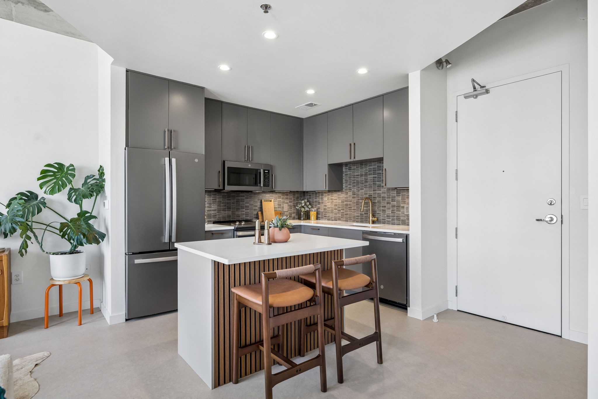 600 12th Ave S Unit: 710