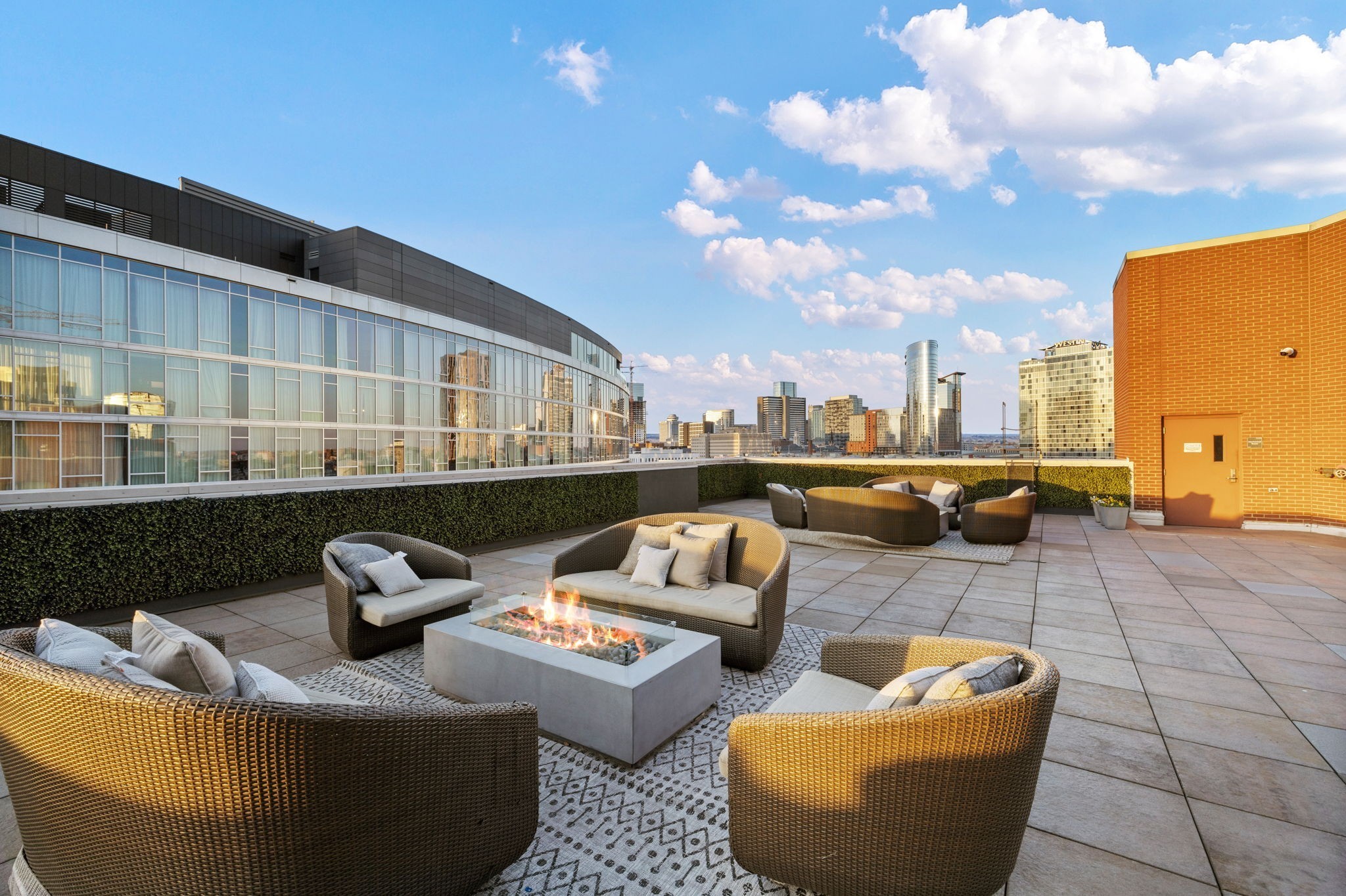 600 12th Ave S Unit: 710