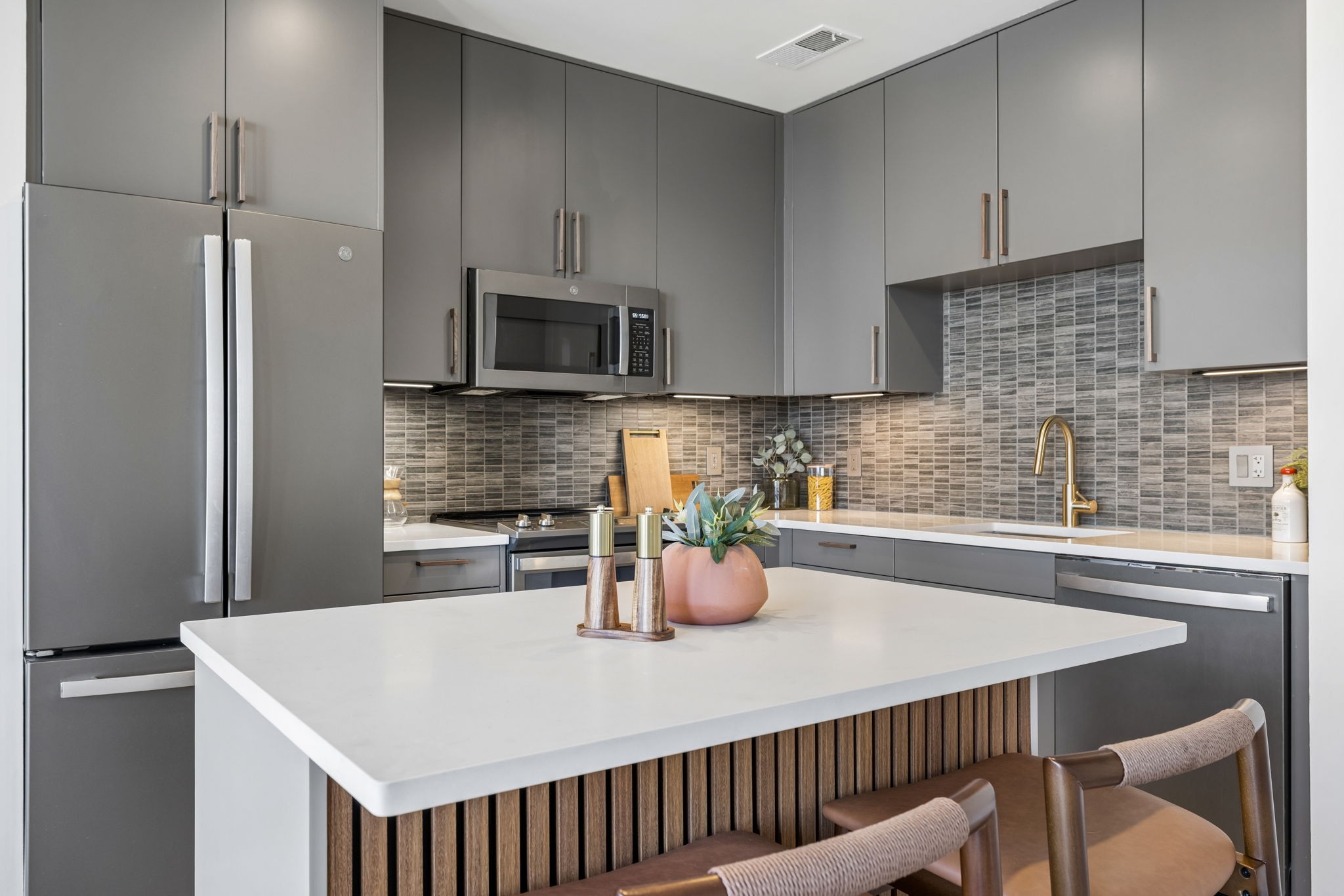 600 12th Ave S Unit: 710