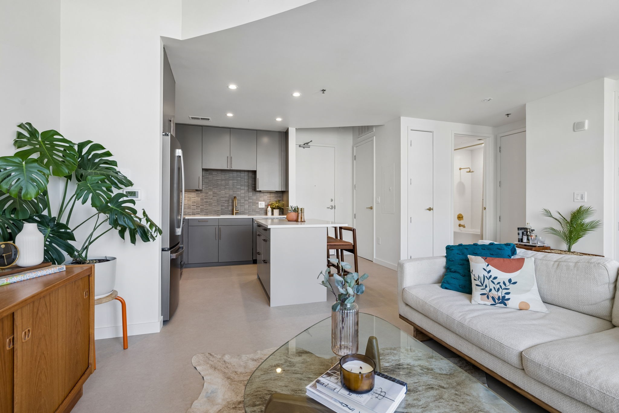 600 12th Ave S Unit: 710