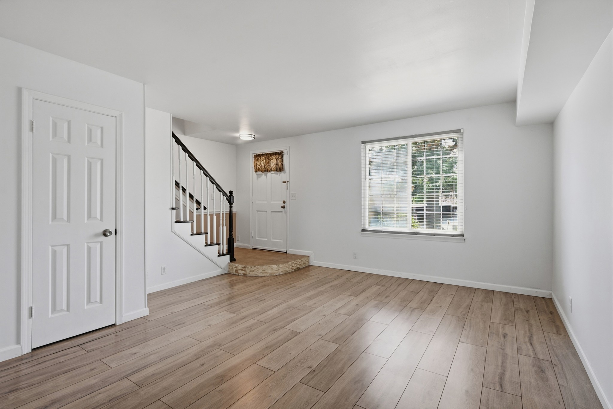 8207 Sawyer Brown Rd Unit: M4