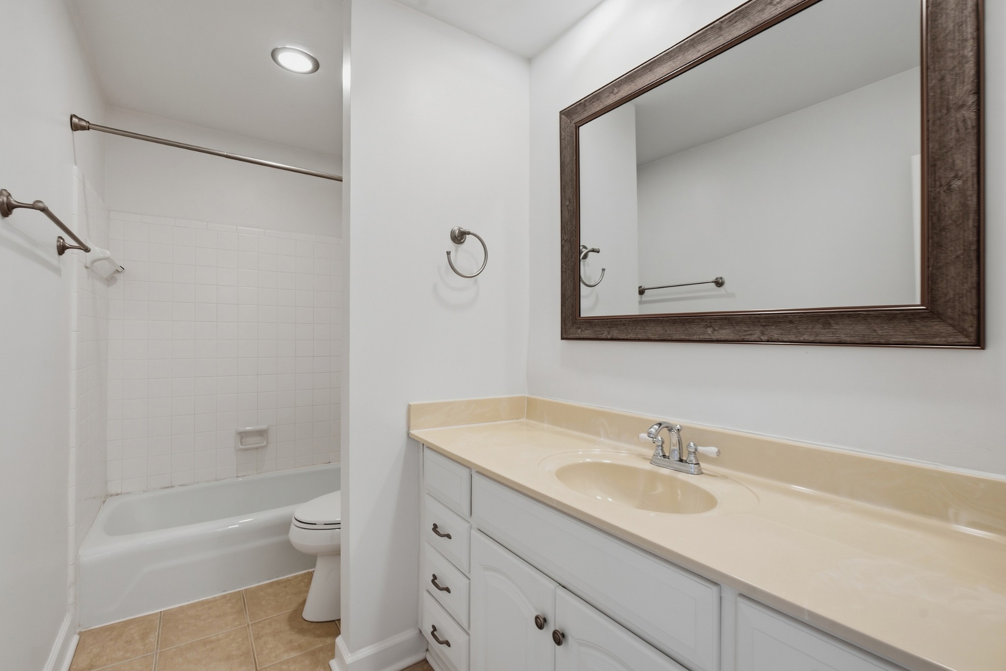 8207 Sawyer Brown Rd Unit: M4