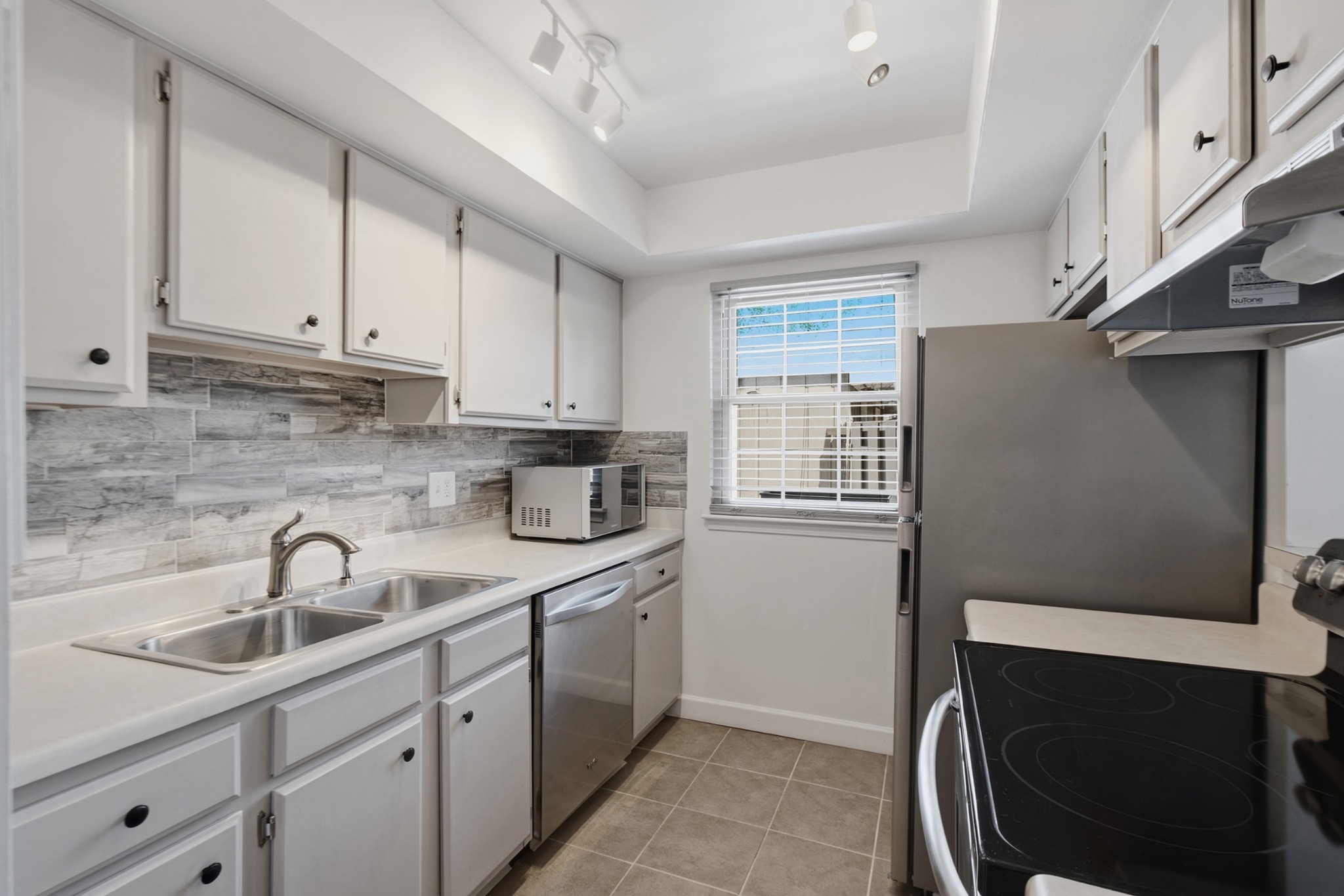 8207 Sawyer Brown Rd Unit: M4