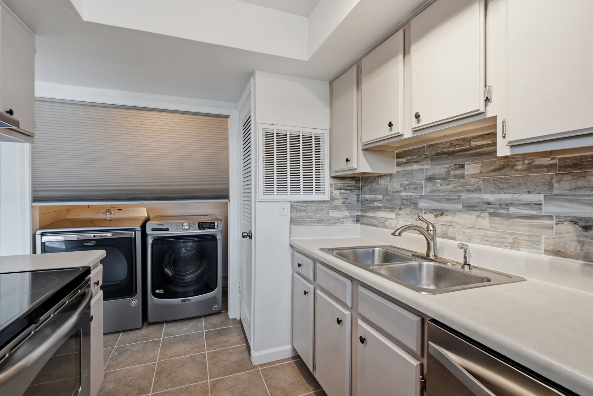 8207 Sawyer Brown Rd Unit: M4