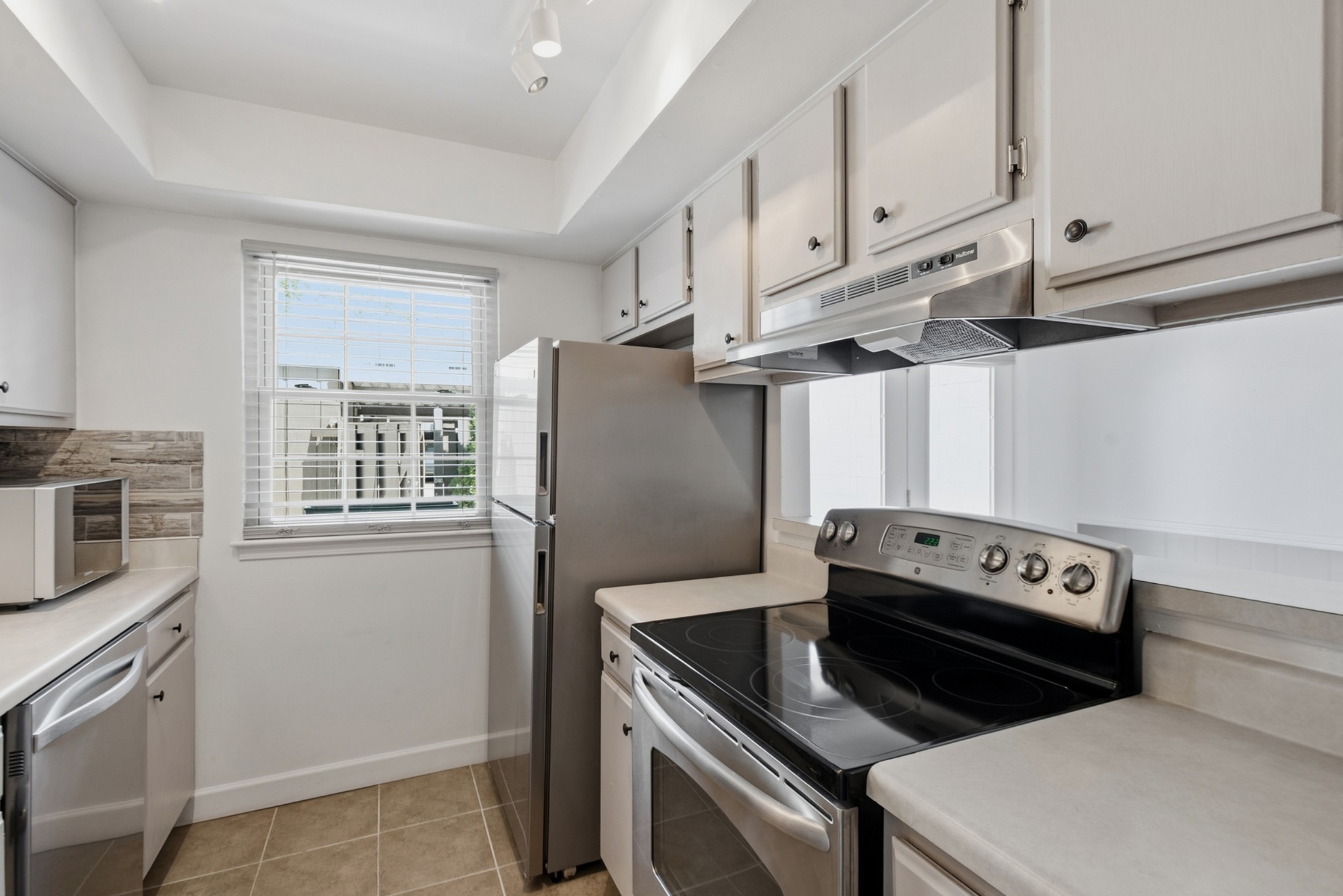 8207 Sawyer Brown Rd Unit: M4