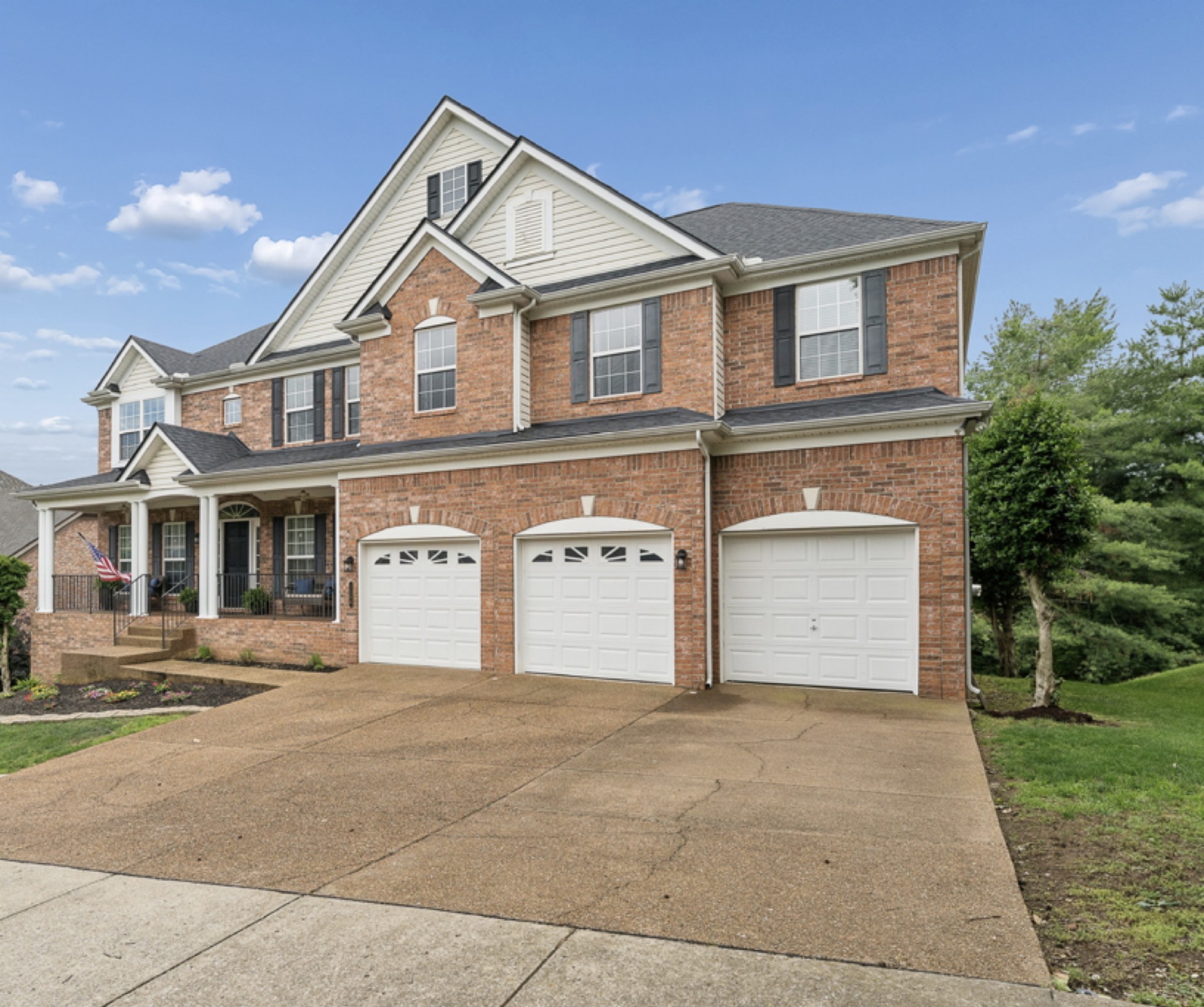 1206 Broadmoor Cir