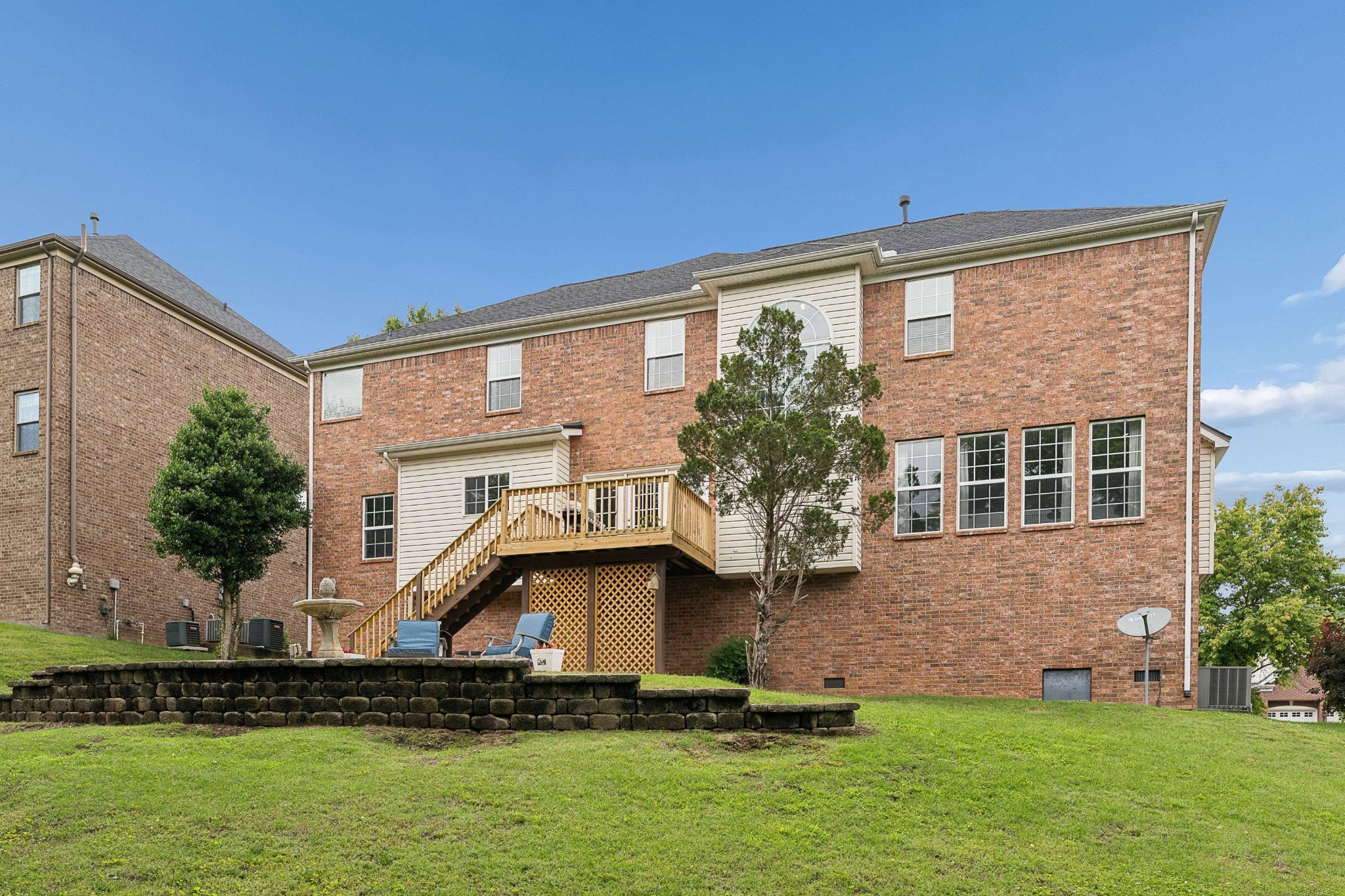 1206 Broadmoor Cir