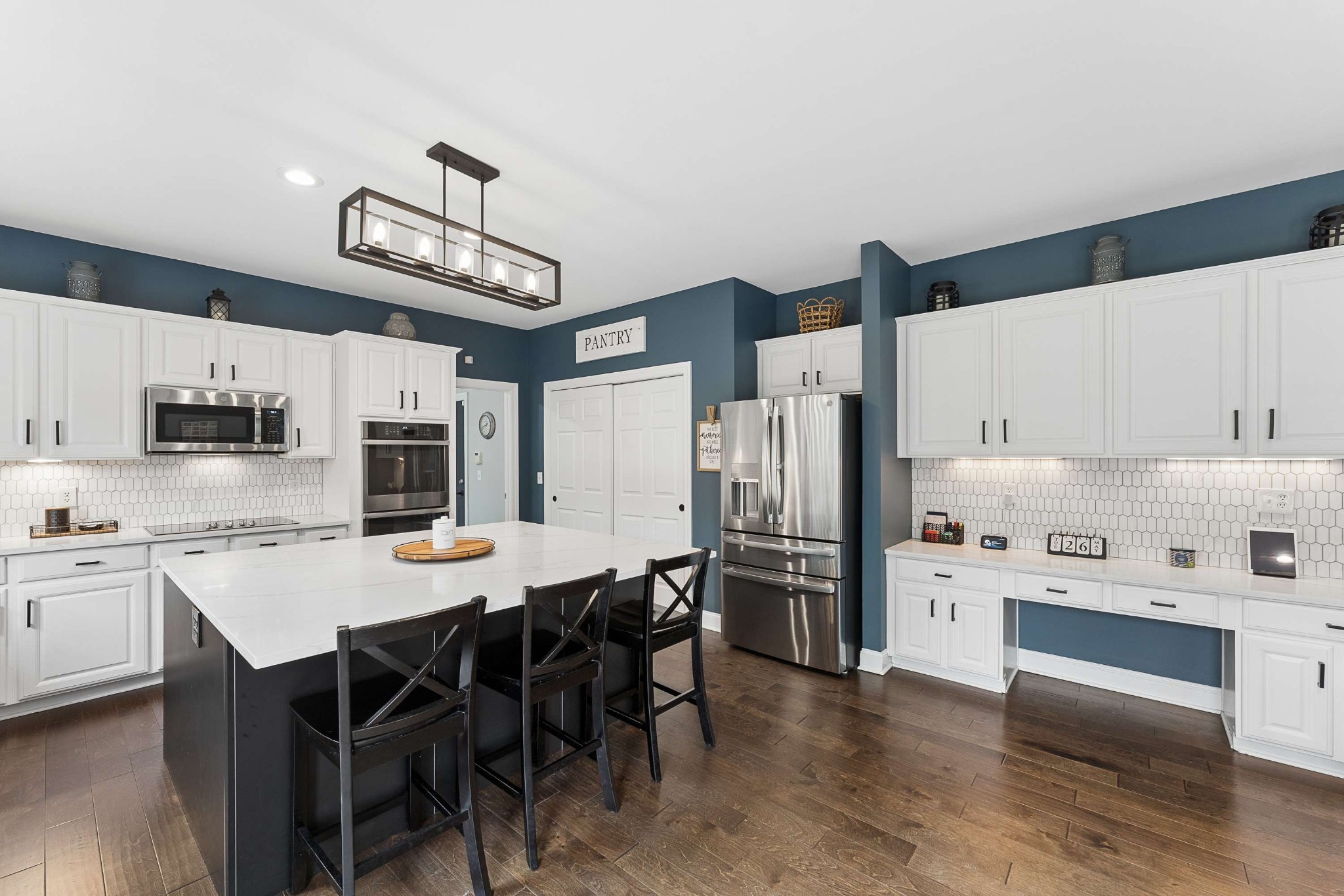 1206 Broadmoor Cir
