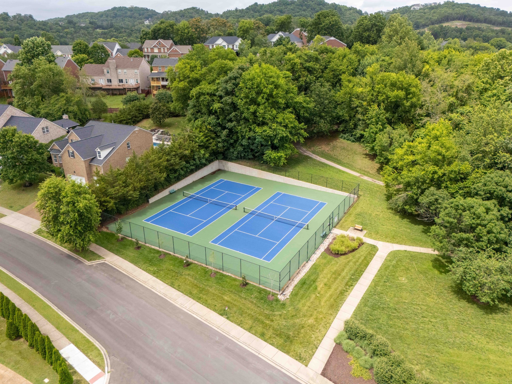 1206 Broadmoor Cir