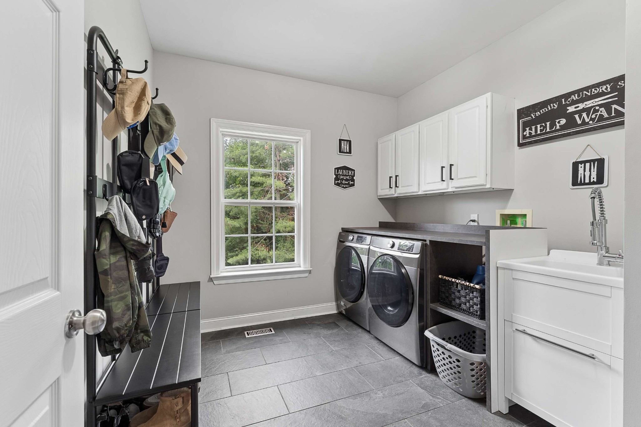 1206 Broadmoor Cir