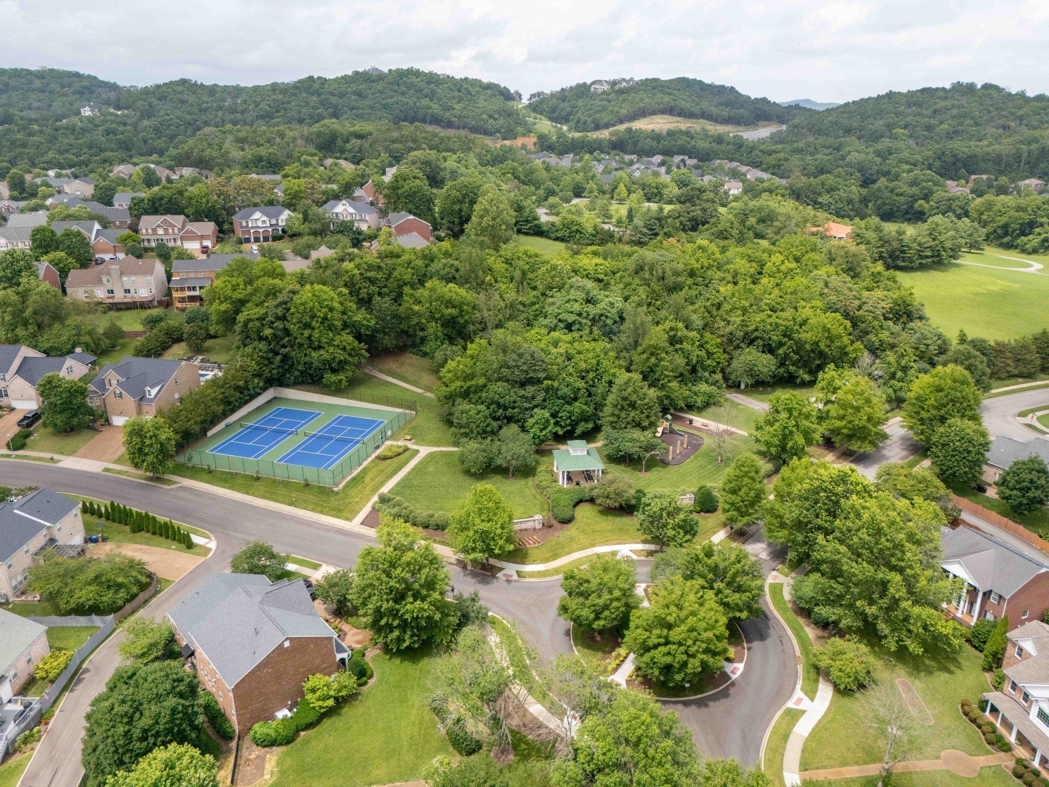 1206 Broadmoor Cir