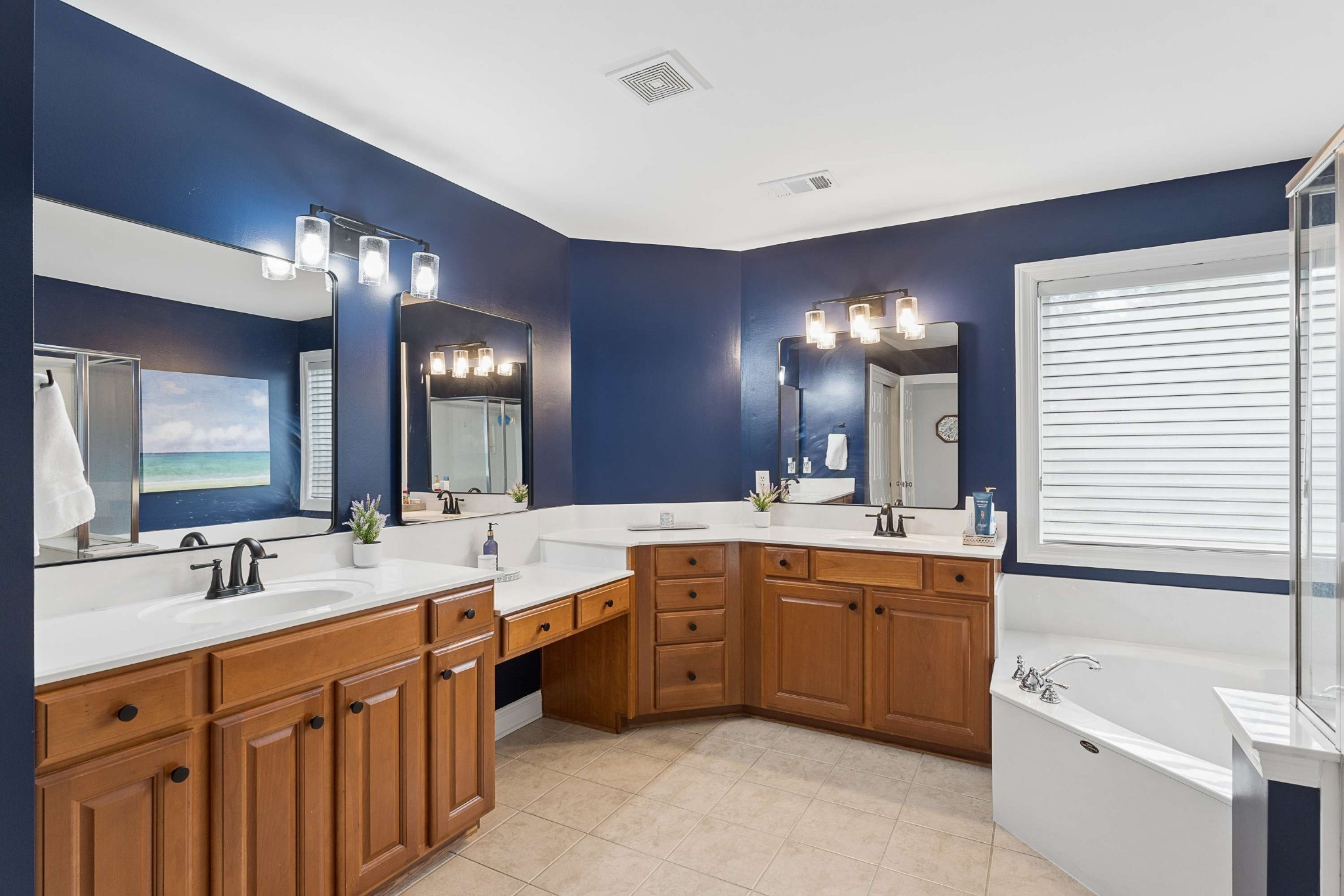 1206 Broadmoor Cir