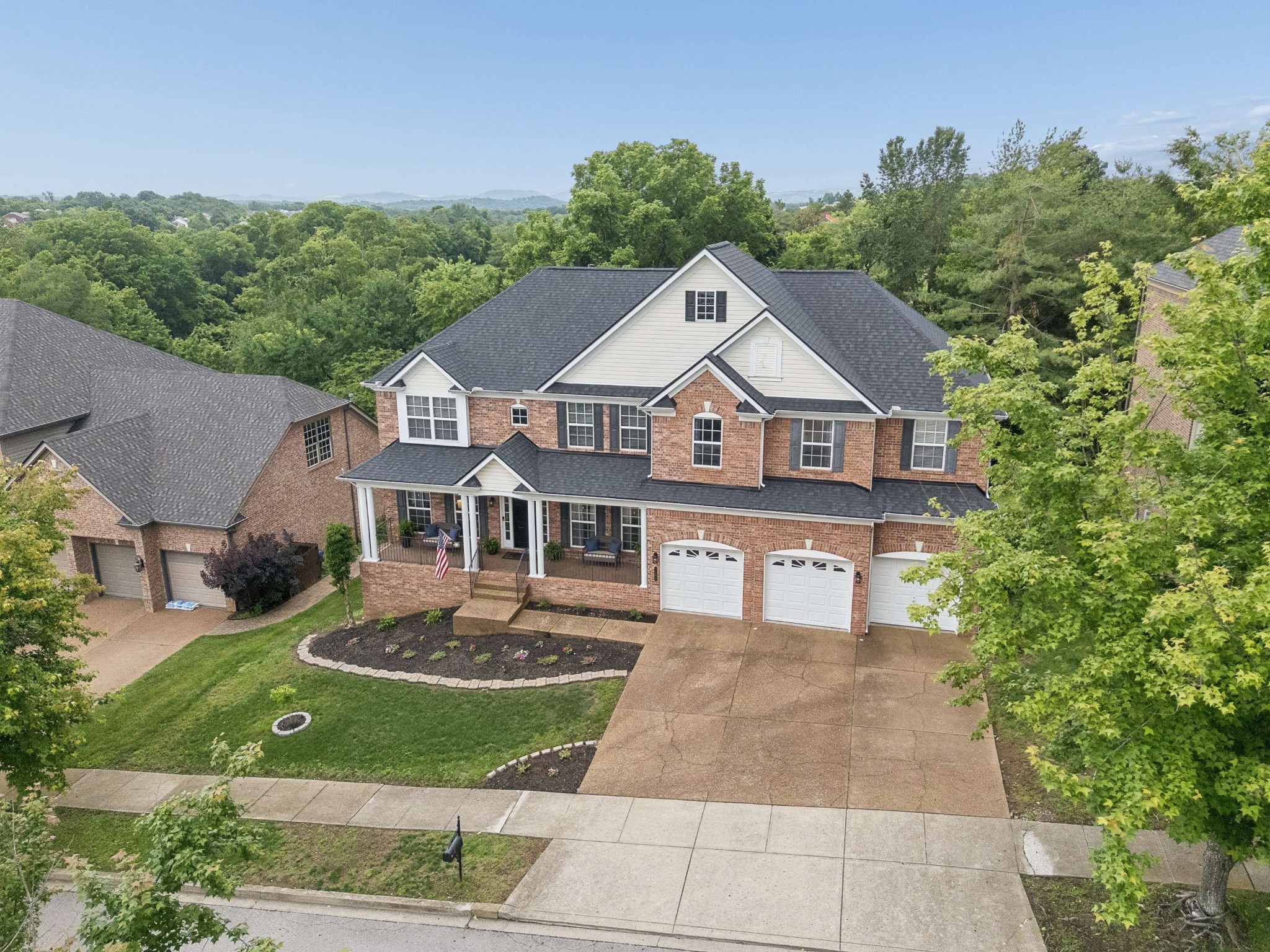 1206 Broadmoor Cir