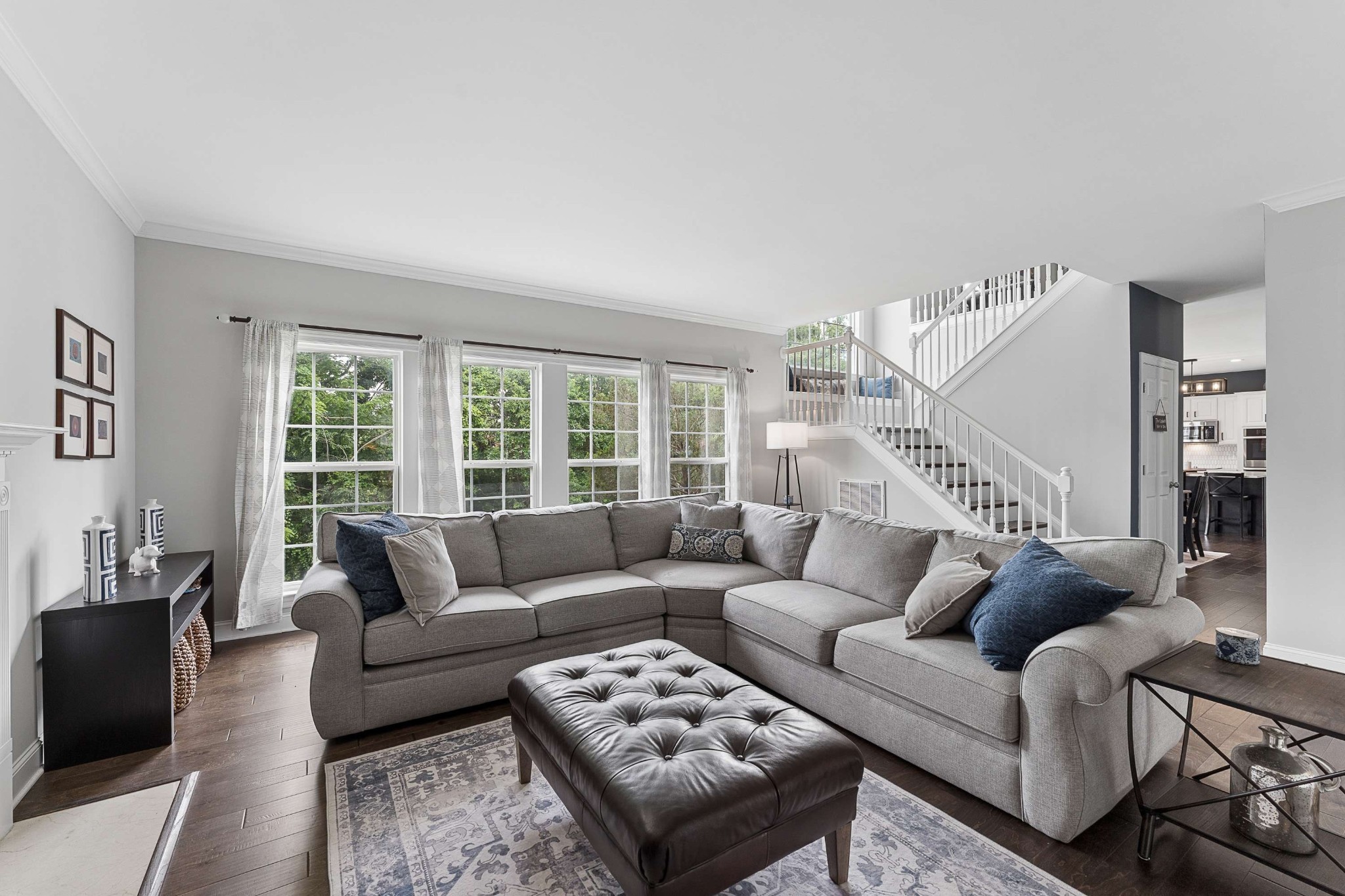 1206 Broadmoor Cir