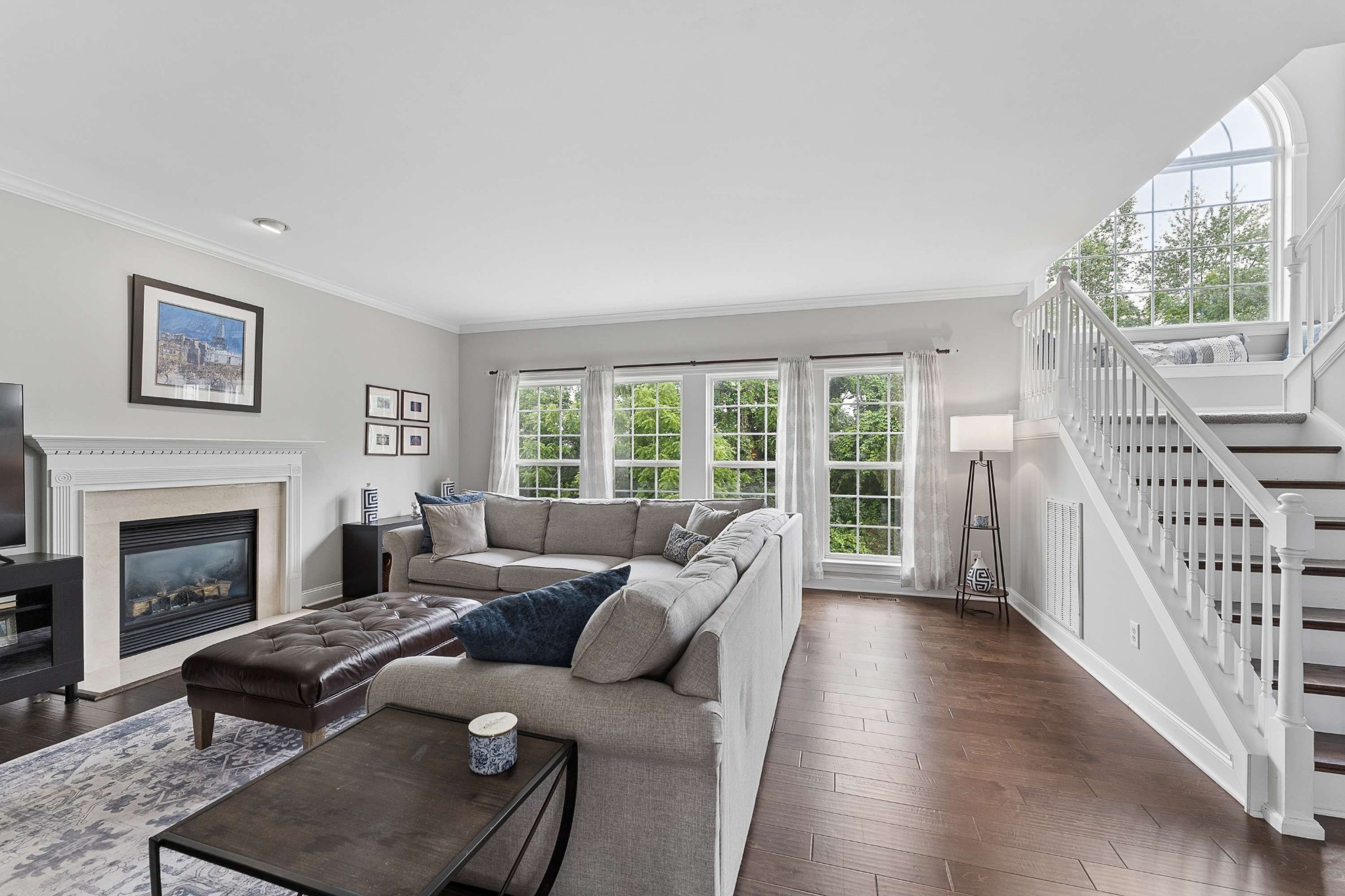 1206 Broadmoor Cir