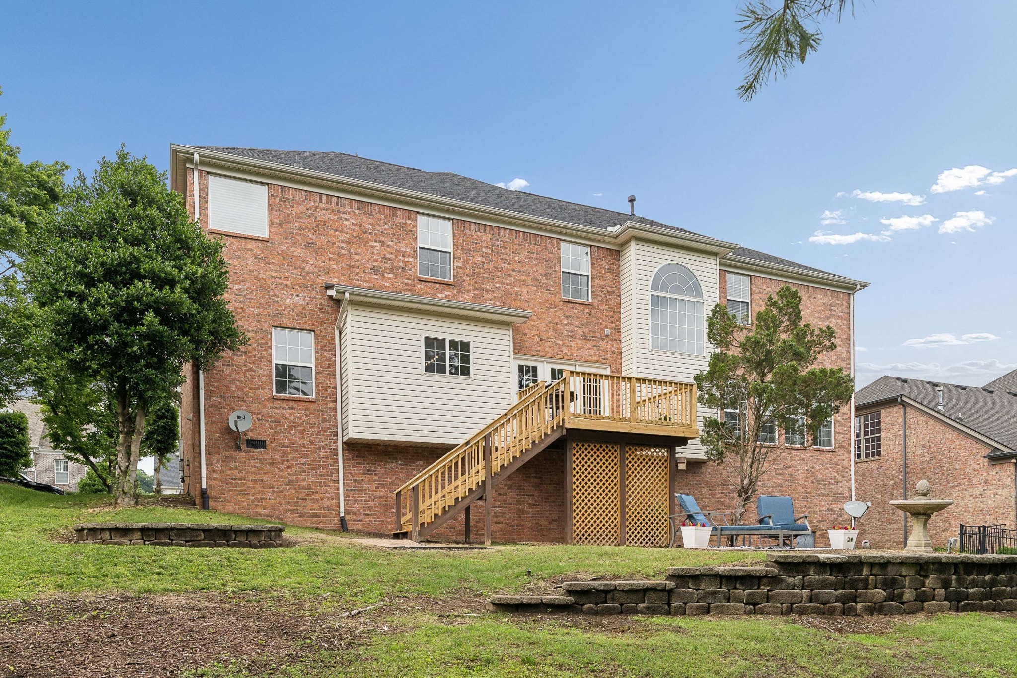 1206 Broadmoor Cir